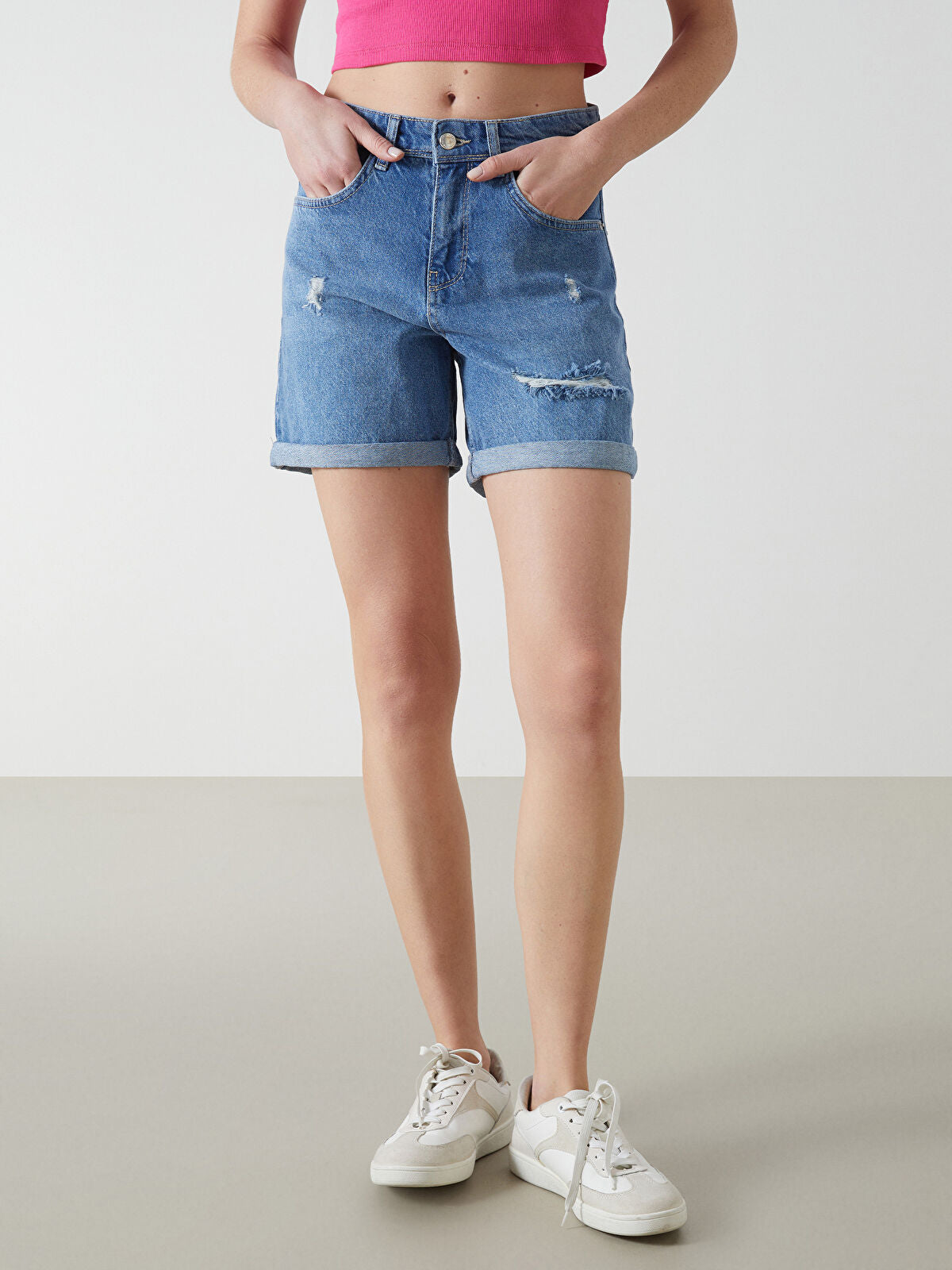 Boyfriend Fit Ripped Detailed Women's Jeans Shorts
