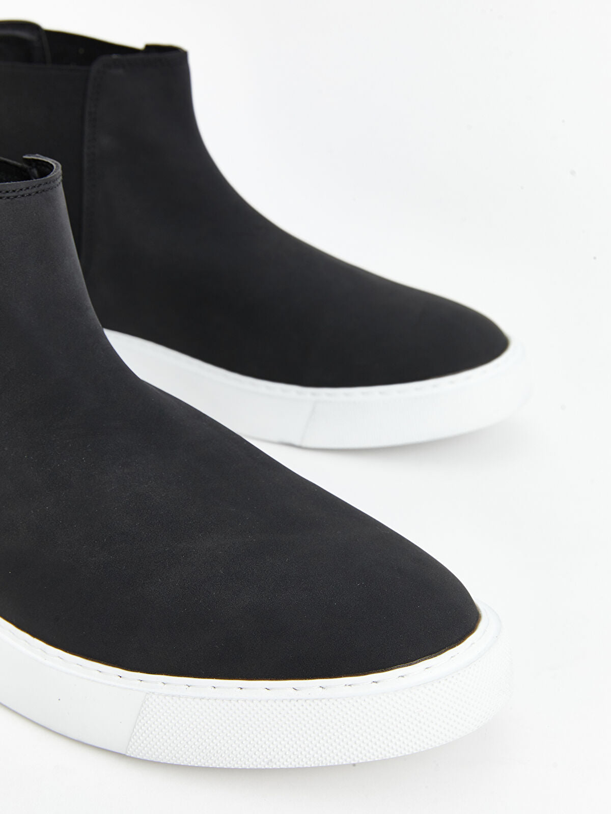 Sleek Men's Shoe