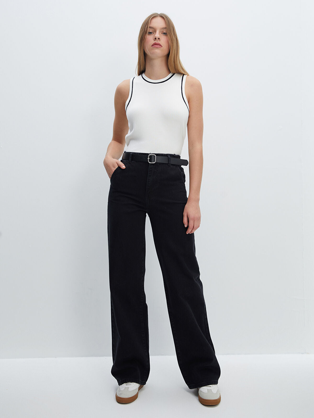 Women’s Belted Wide Leg Jean Pants