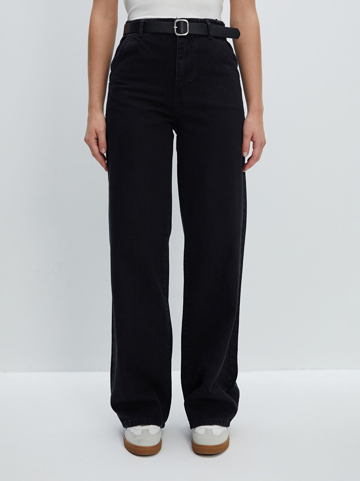 Women’s Belted Wide Leg Jean Pants