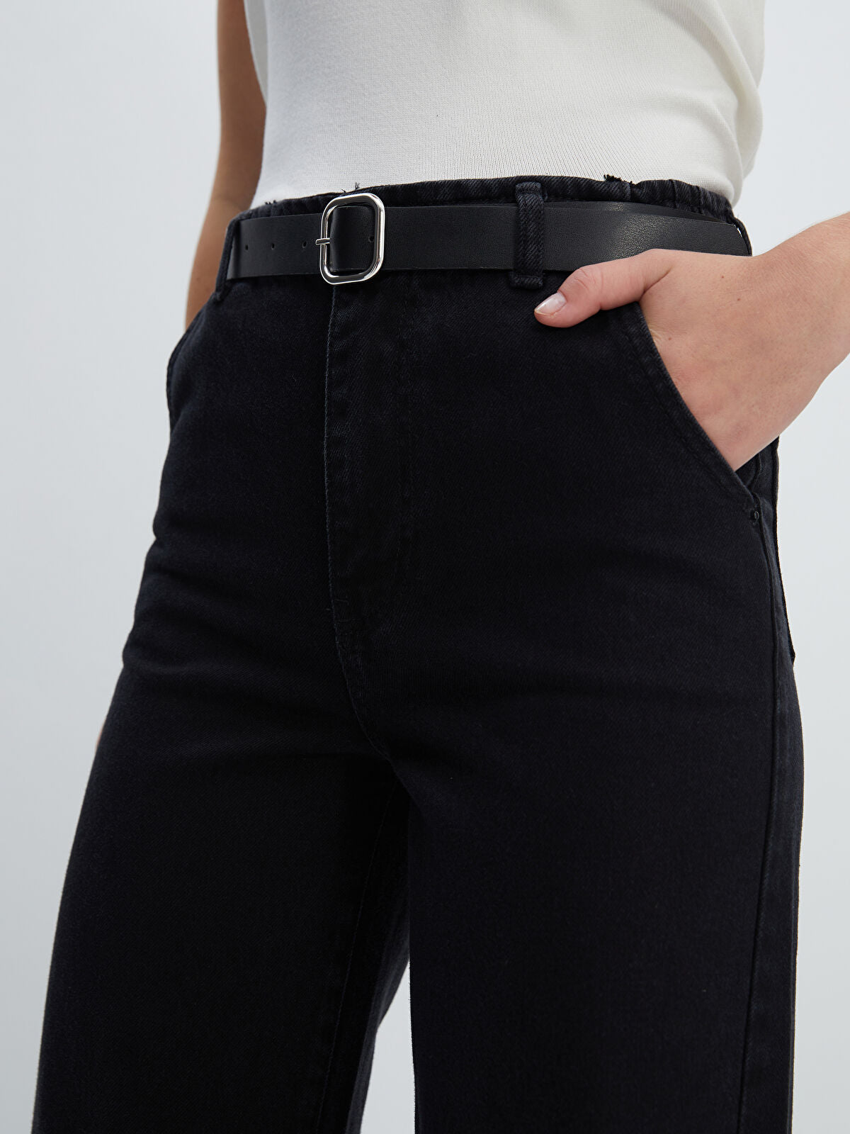 Women’s Belted Wide Leg Jean Pants