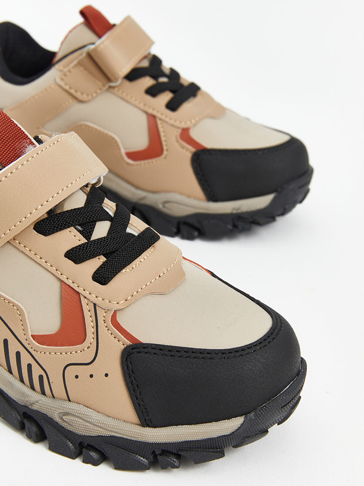 Tie and Crinkle-textured Boys' Trekking Shoes