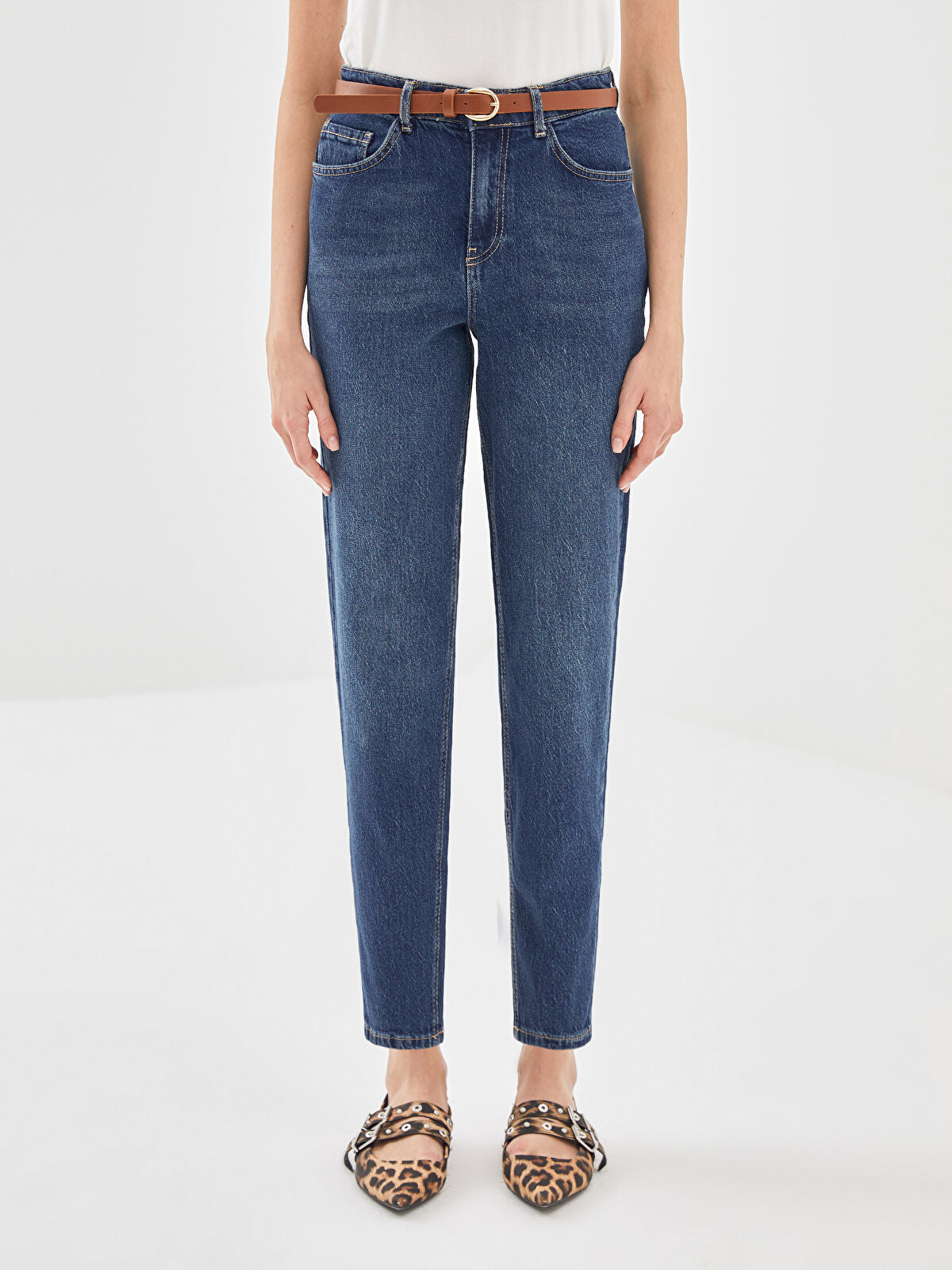 Belted Mom Fit Women's Jeans Pants