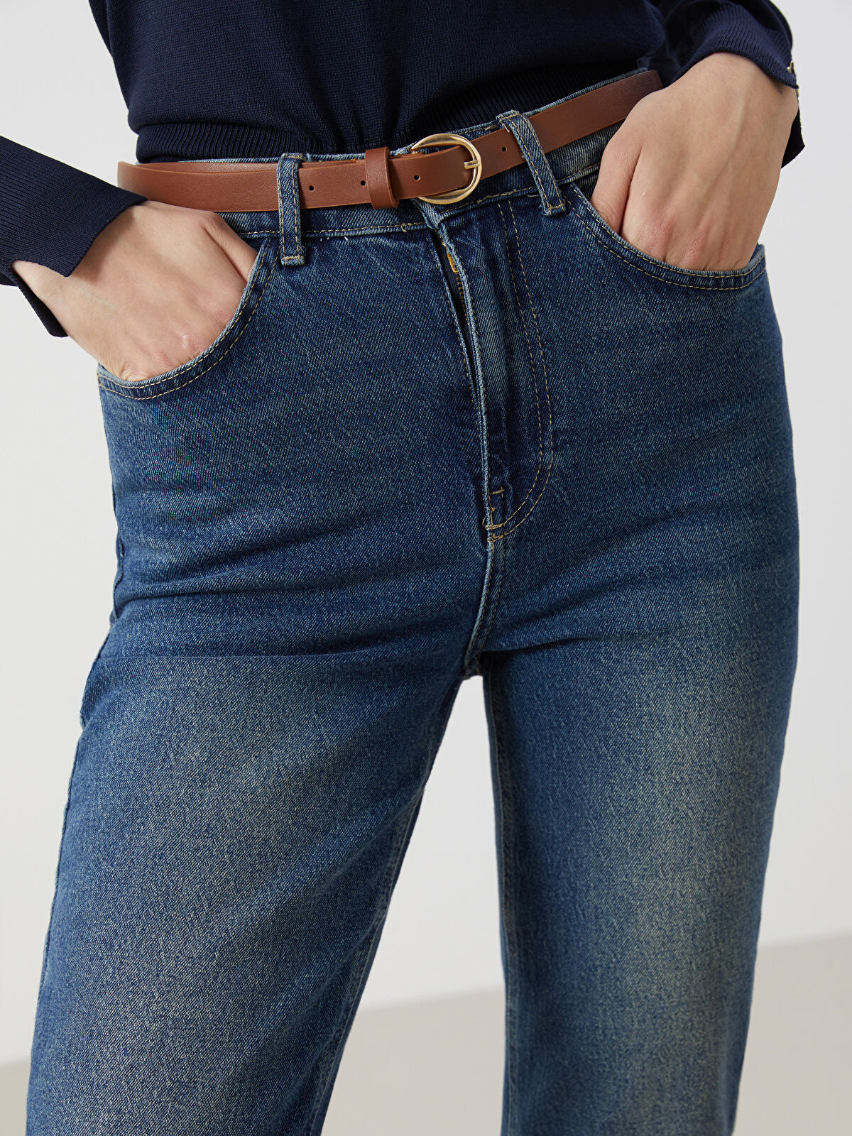 Belted Mom Fit Women's Jeans Pants