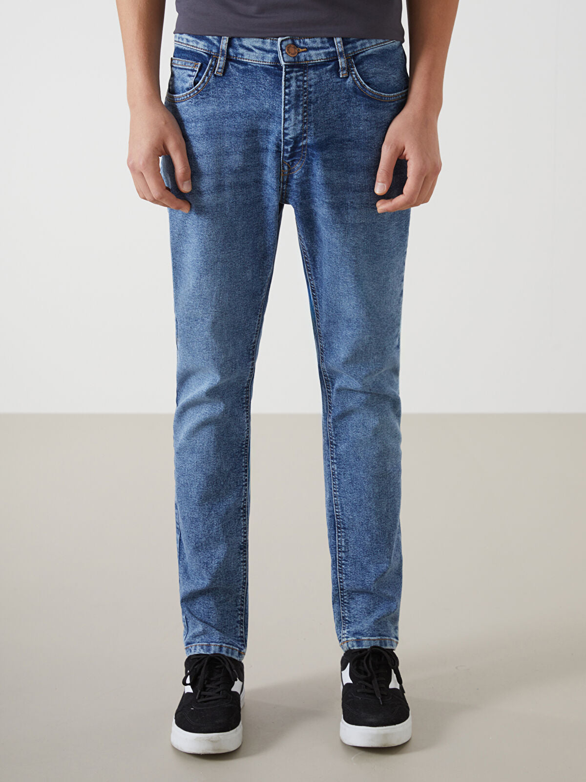 750 Slim Fit Men's Woven Jean Pantalon