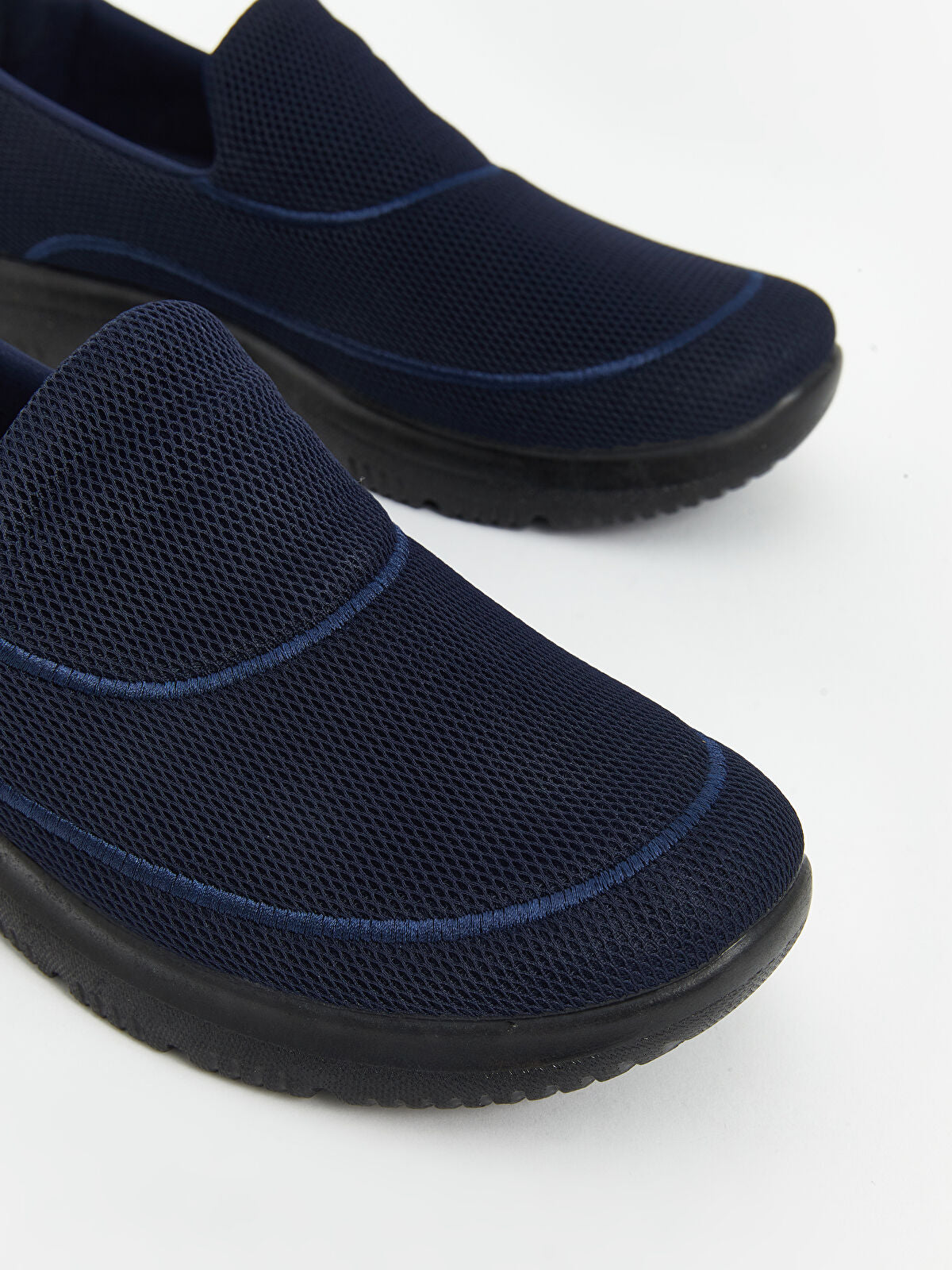 File Detailed Men's Sports Shoes