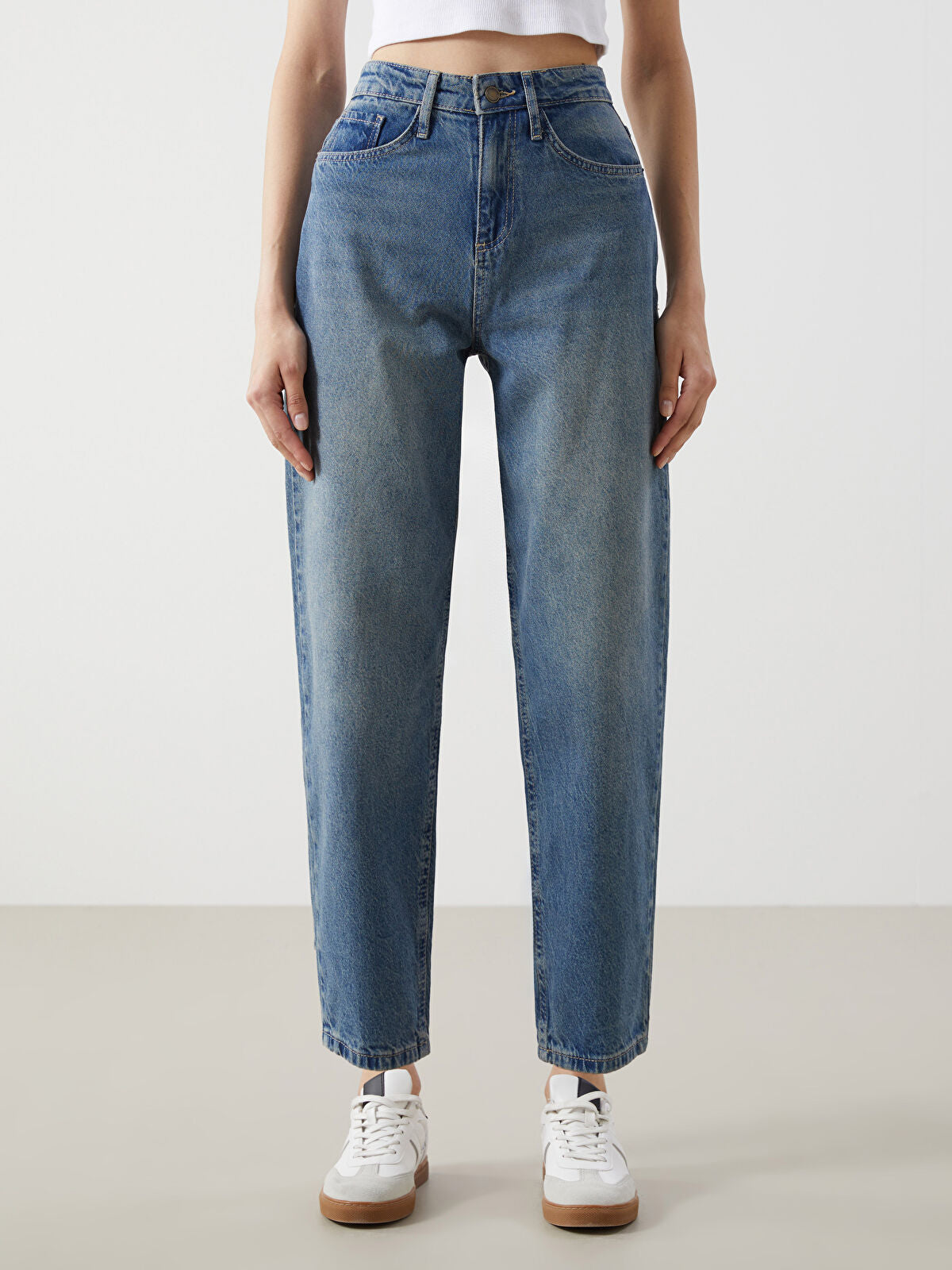 Balloon Fit Women's Jeans Pants