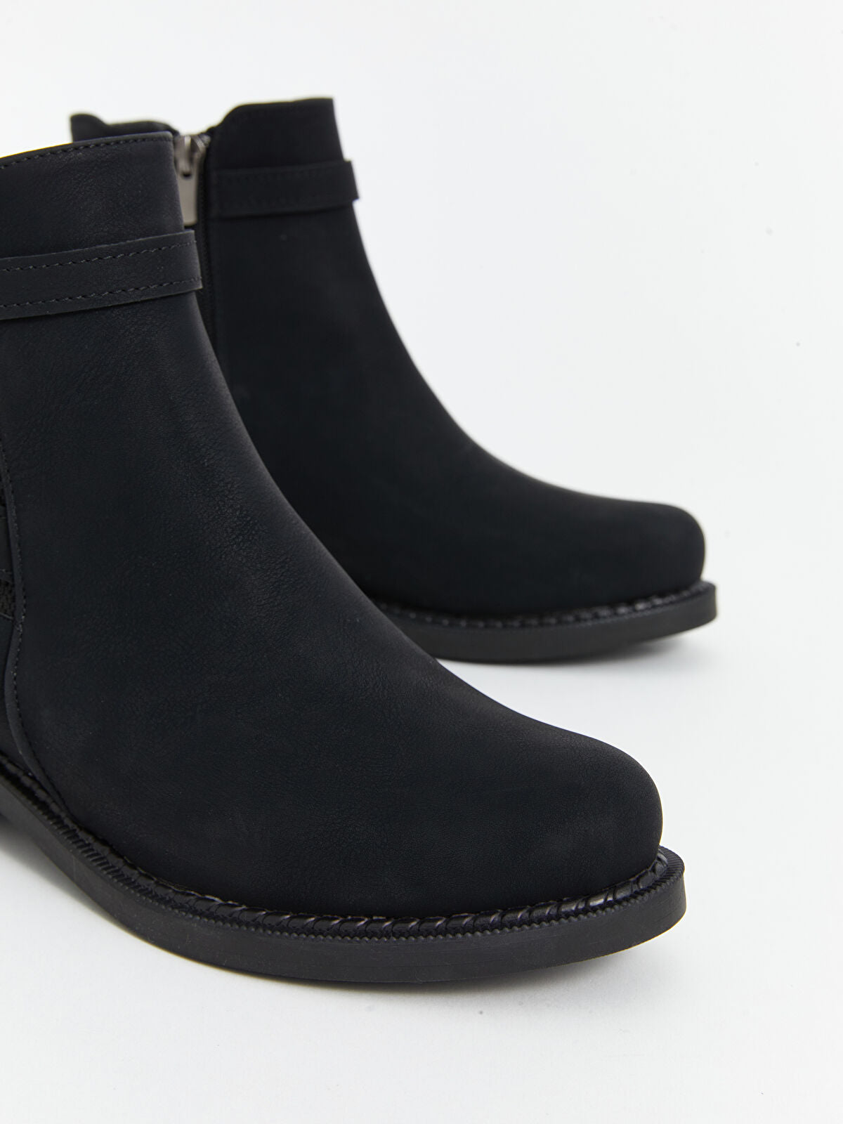Sheath-Look Woman's Boot