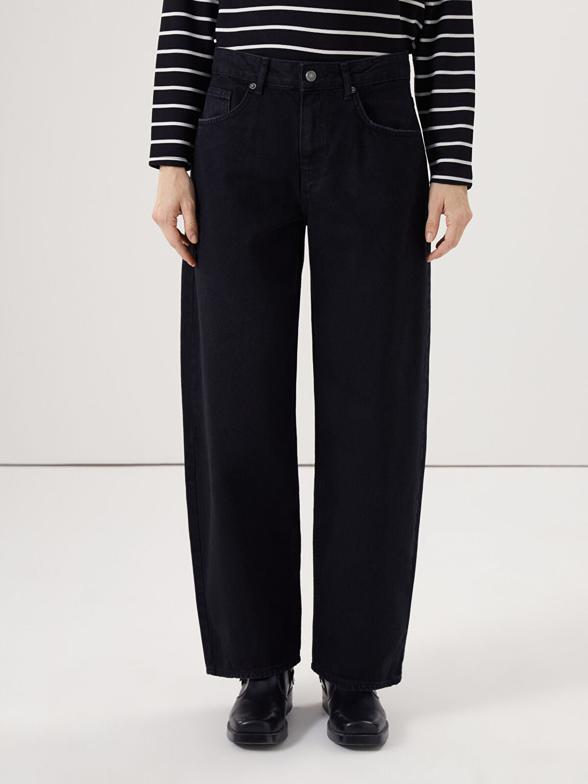Balloon Fit Women's Jeans Pants