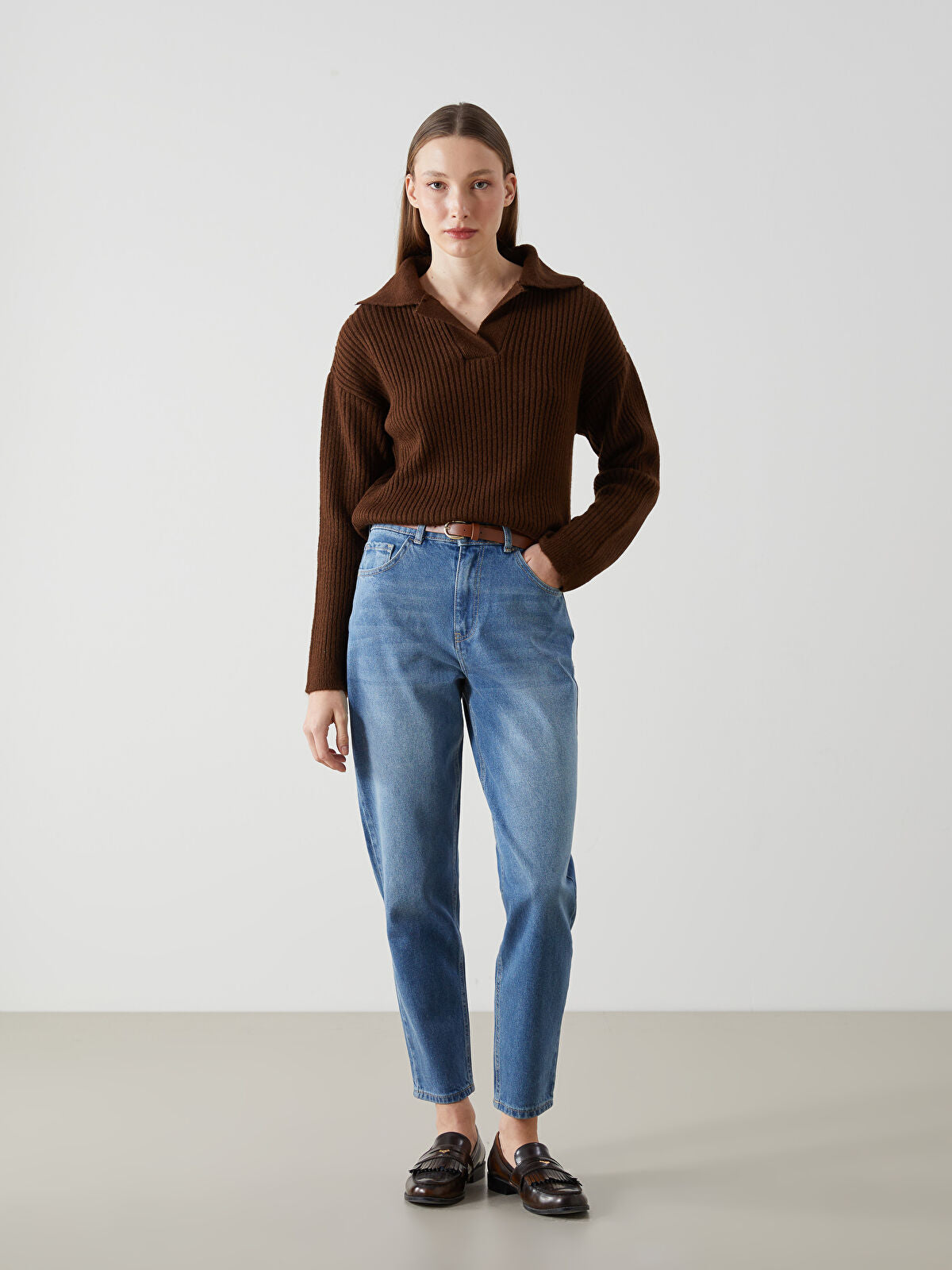 Belted Mom Fit Women's Jeans Pants
