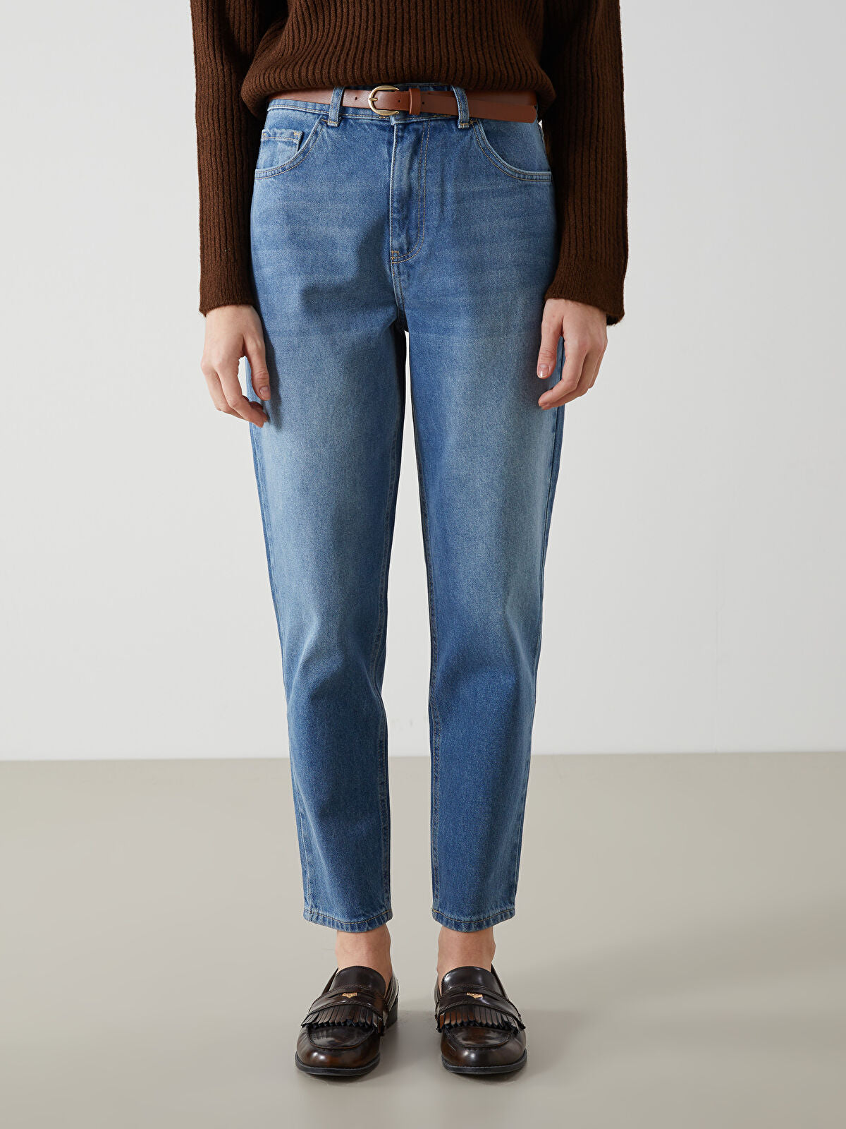 Belted Mom Fit Women's Jeans Pants