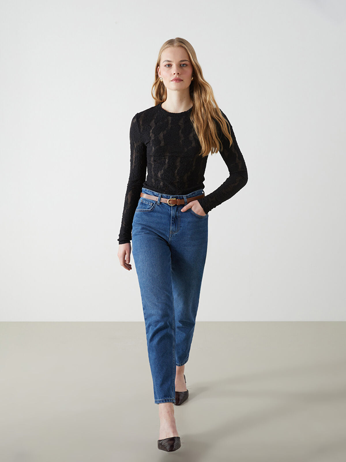 Belted Mom Fit Women's Jeans Pants
