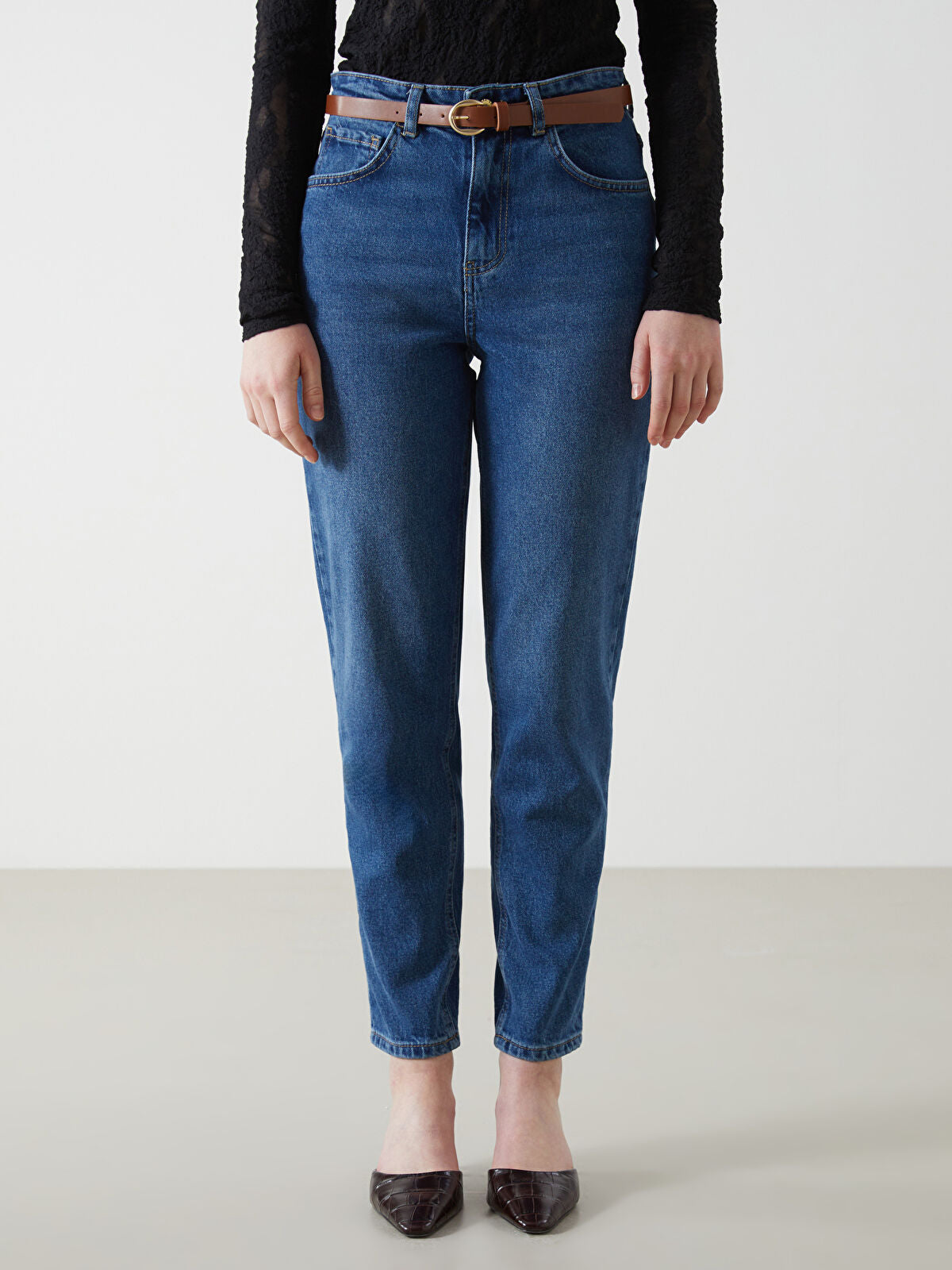 Belted Mom Fit Women's Jeans Pants