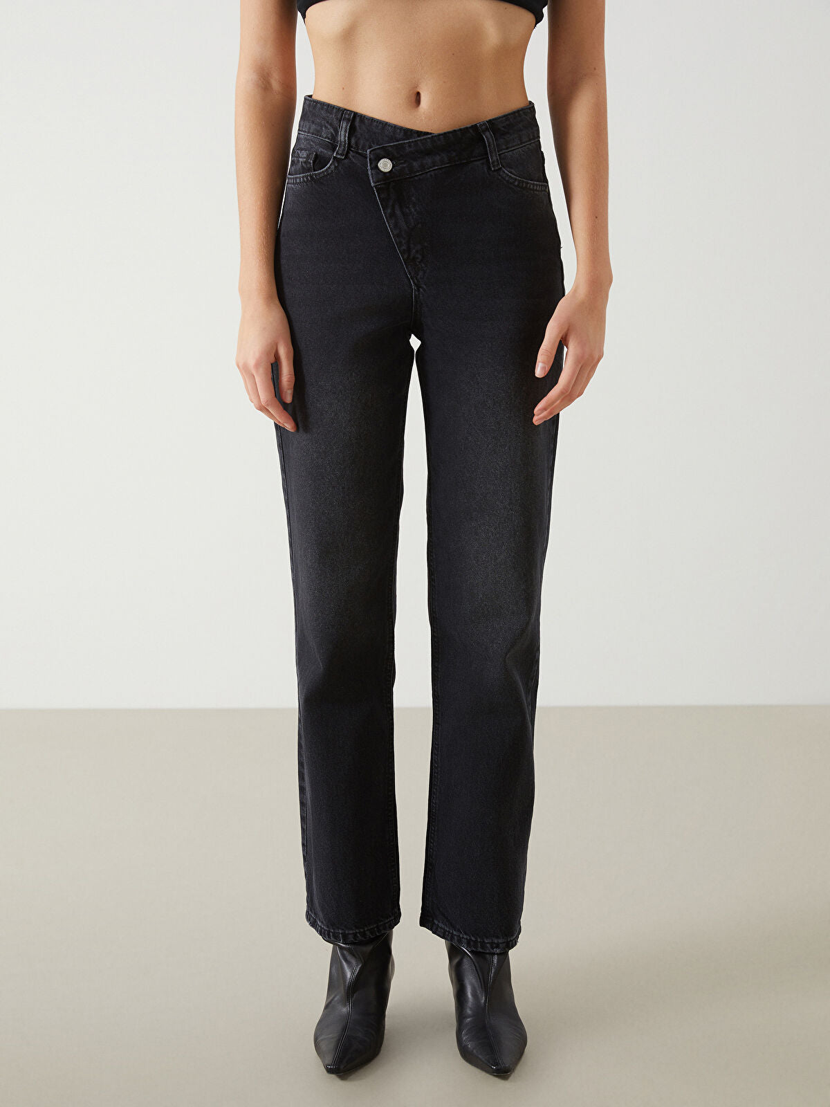 Straight Fit Women's Jeans Pants