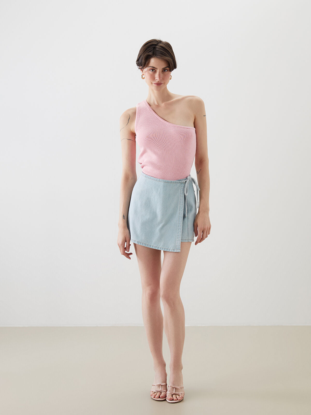 Waist-Belt Mini Jean Shorts Skirt