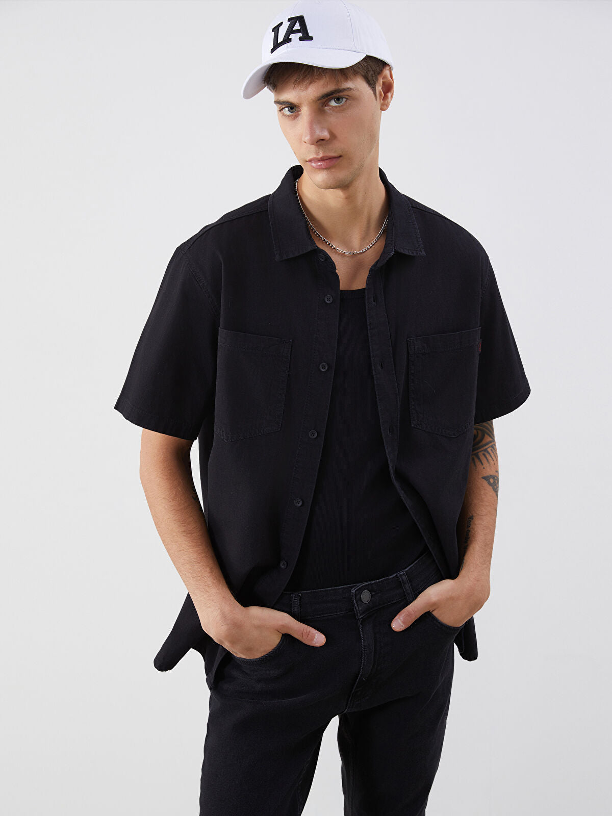 Comfortable Short-Sleeved Men's Jeans T-shirt
