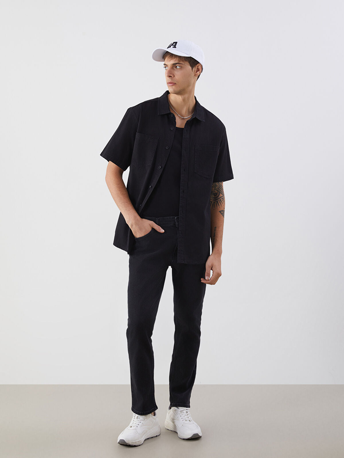 Comfortable Short-Sleeved Men's Jeans T-shirt