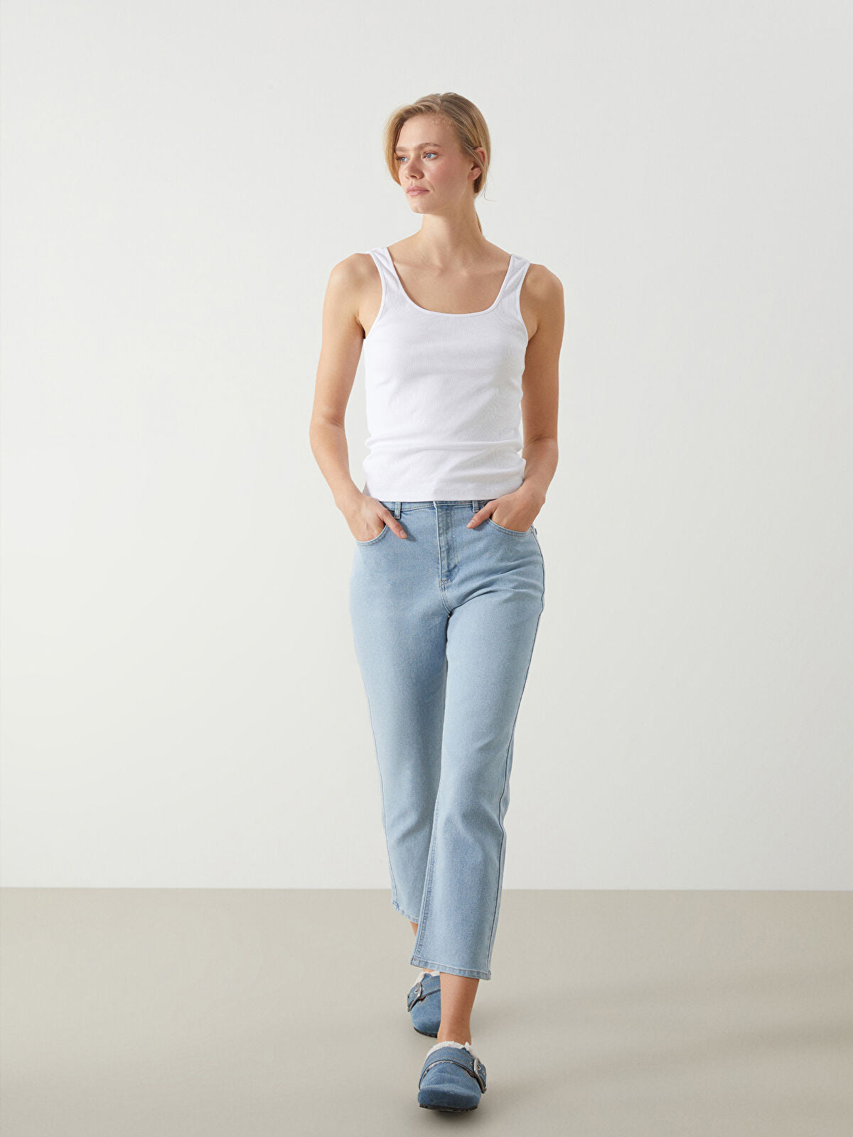 Straight Fit Women's Jean Pantalon