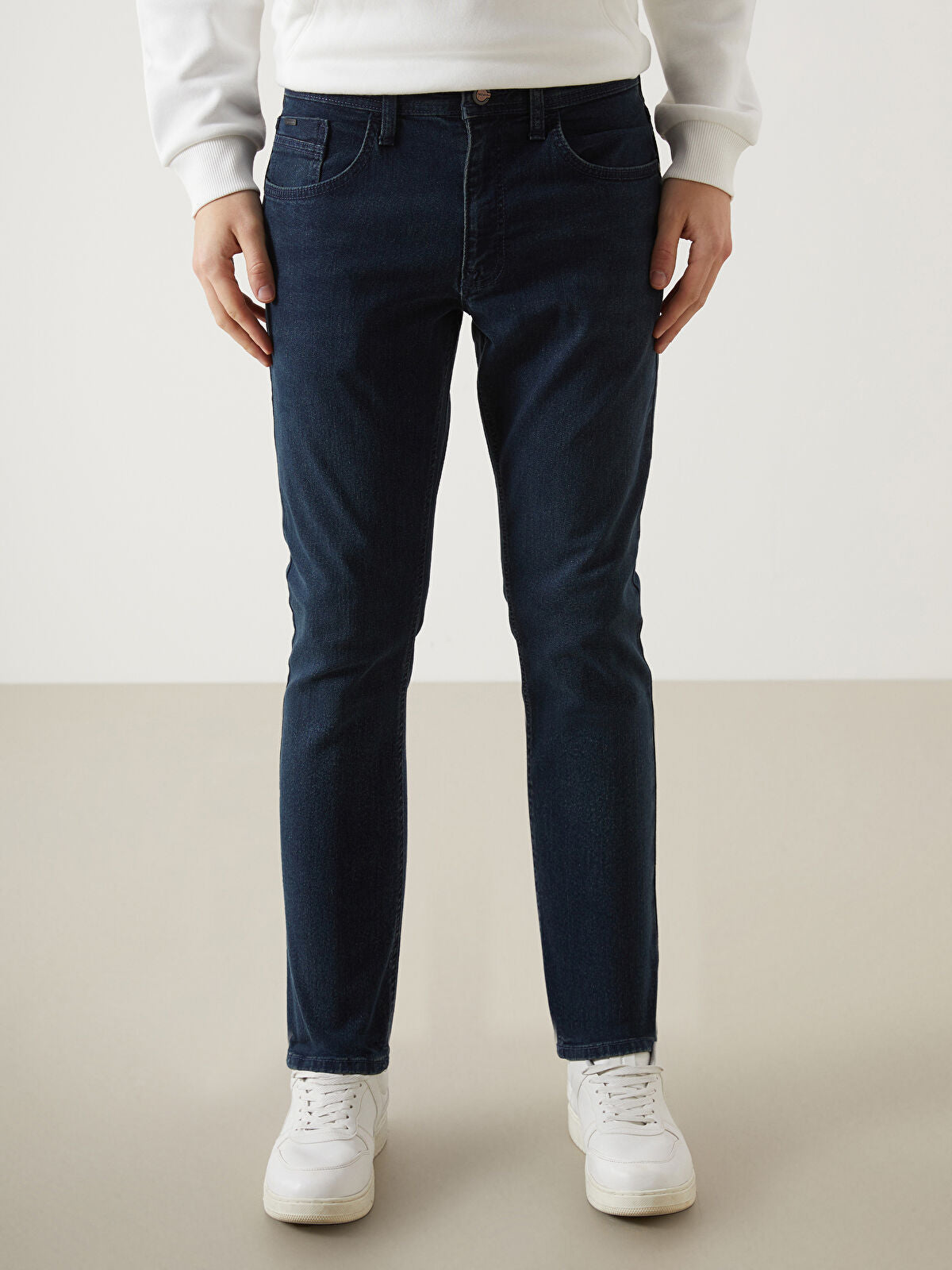 750 Slim Fit Men's Woven Jean Pantalon