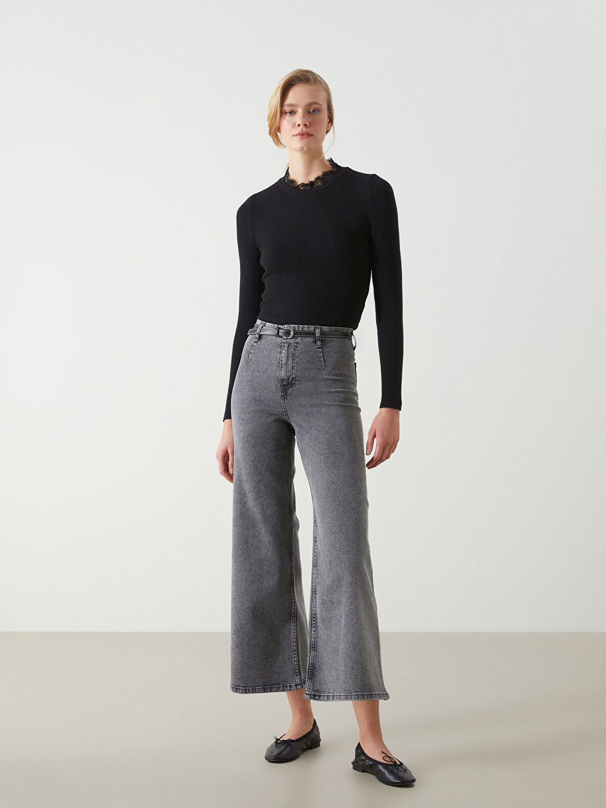 Women’s Belted Wide Leg Jean Pants