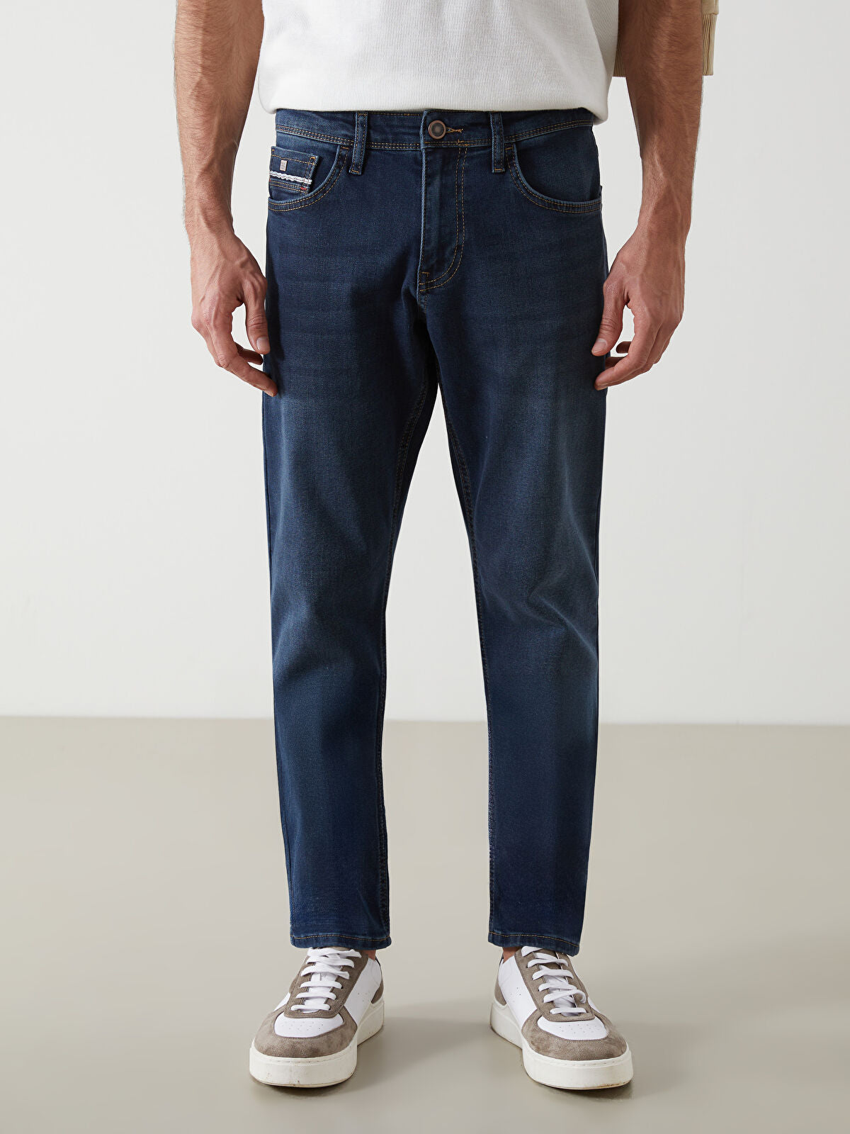 750 Slim Fit Men's Woven Jean Pantalon
