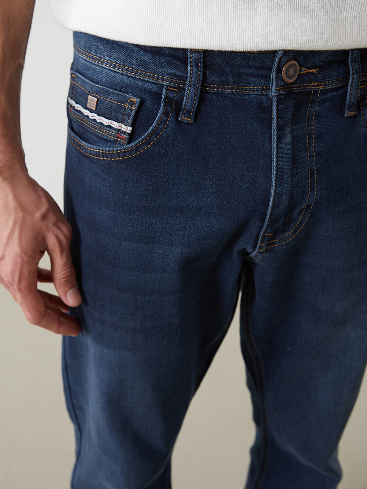 750 Slim Fit Men's Woven Jean Pantalon