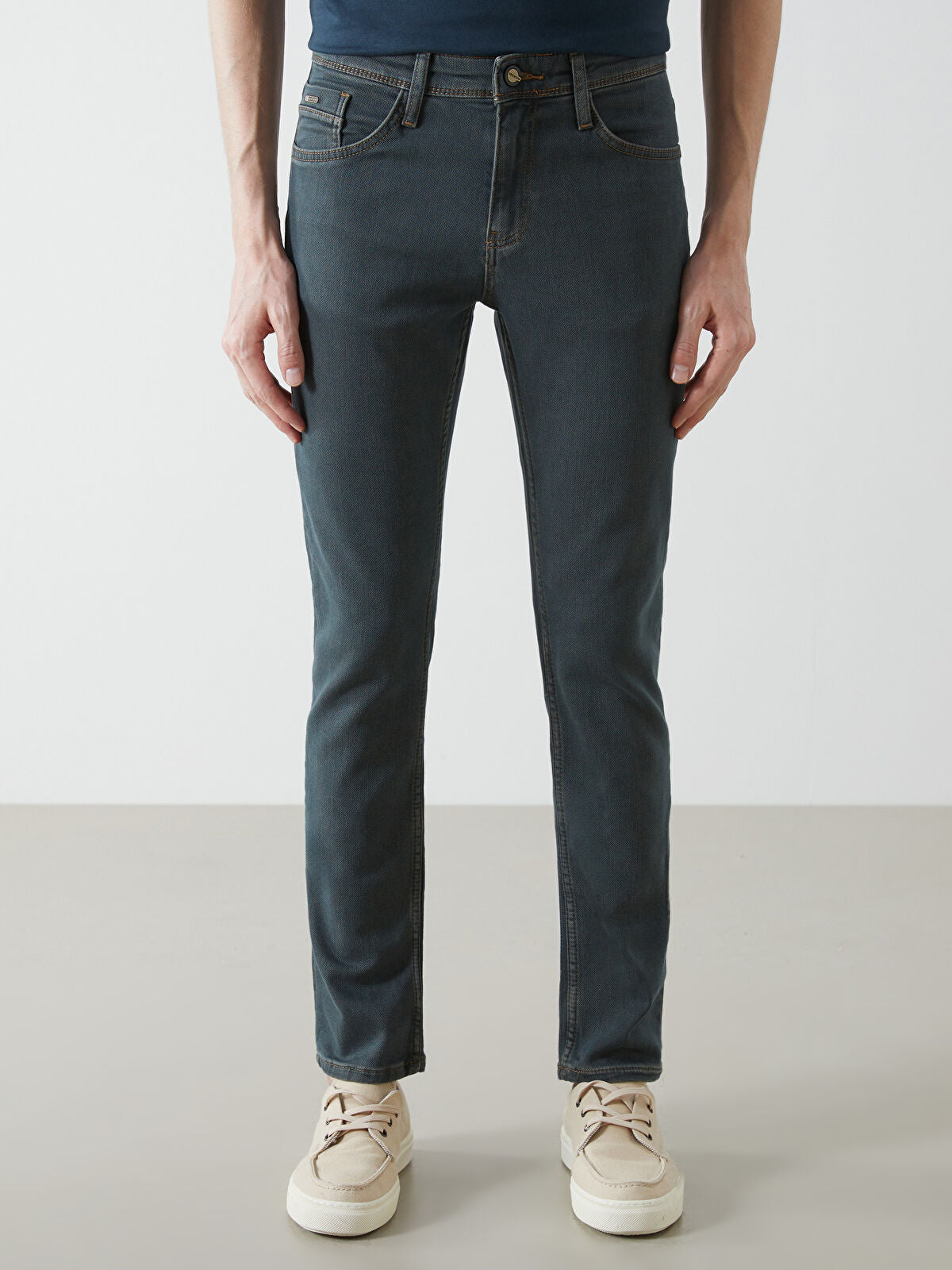 750 Slim Fit Men's Woven Jean Pantalon