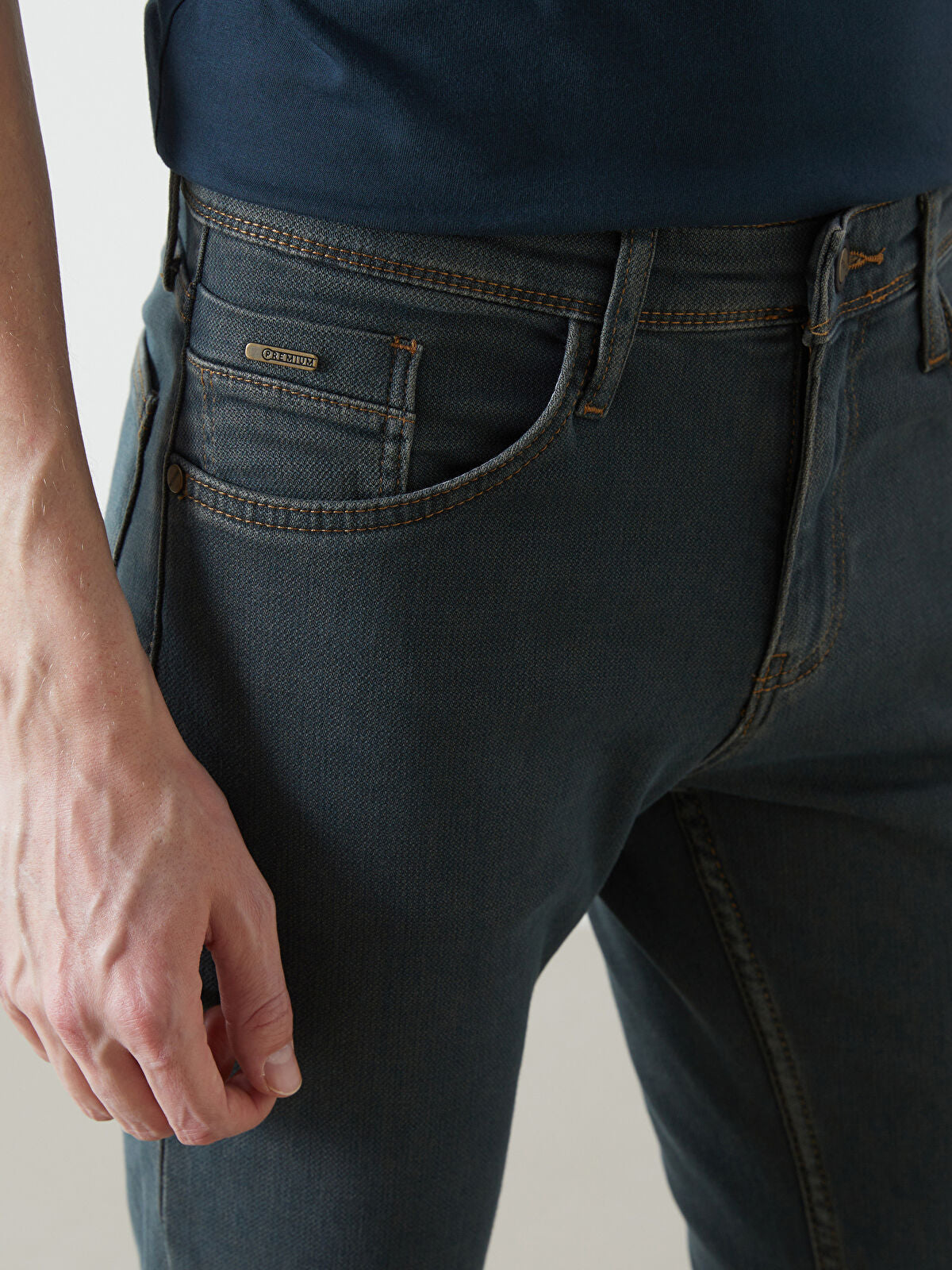 750 Slim Fit Men's Woven Jean Pantalon