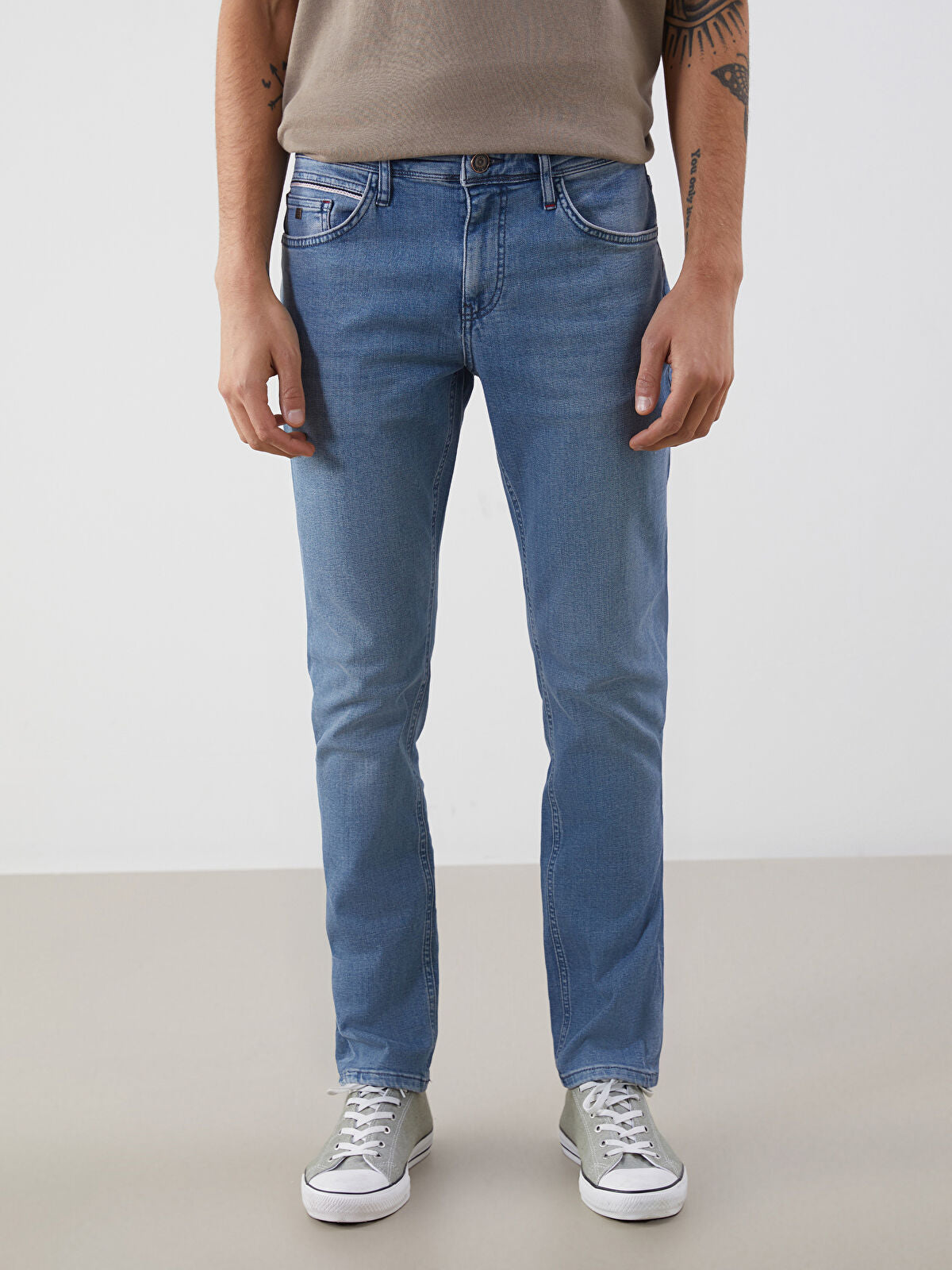 750 Slim Fit Men's Woven Jean Pantalon
