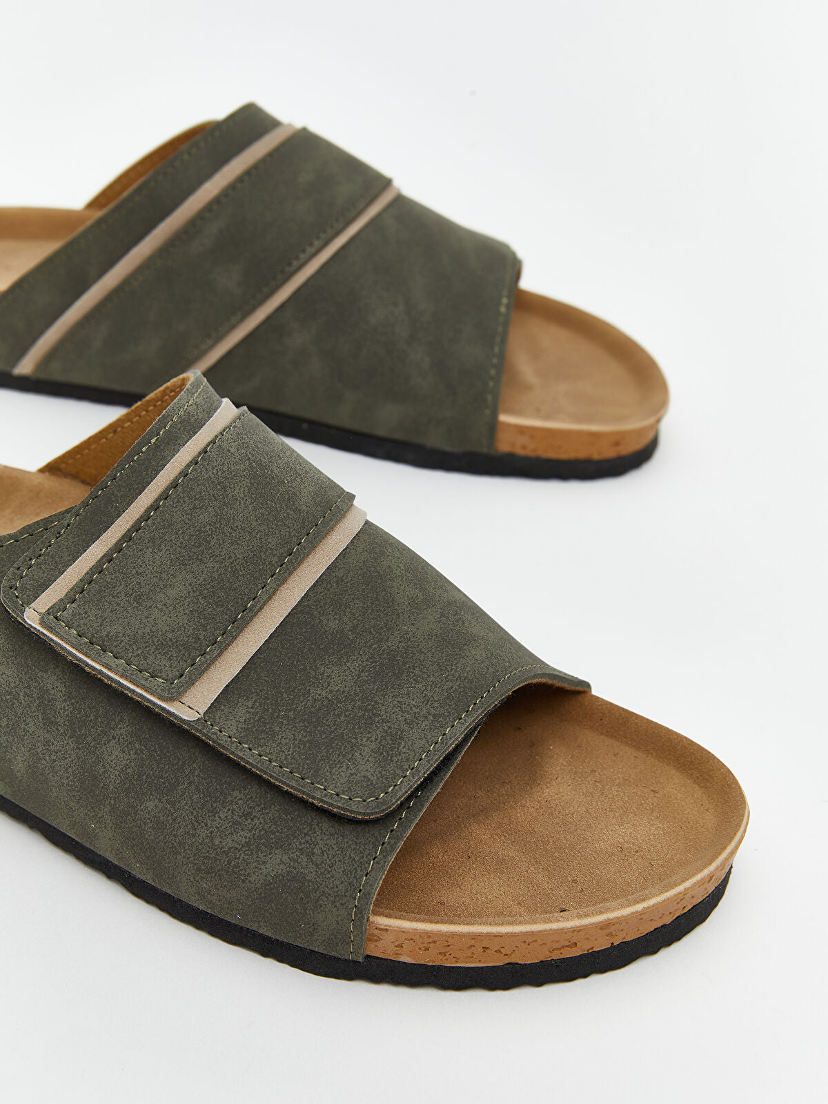 Slip-On Looking Men's Slipper