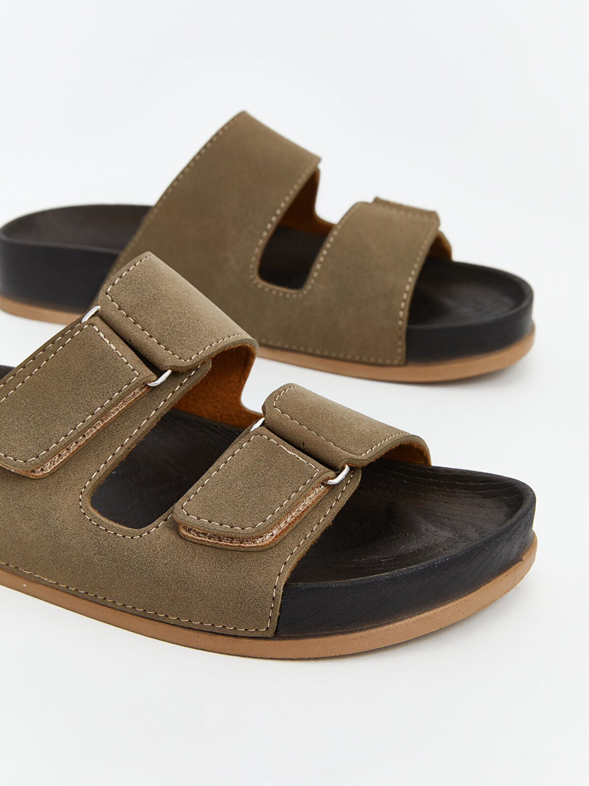 Slip-On Looking Men's Slipper