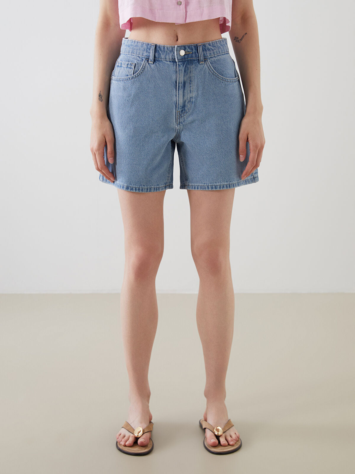Standard Fit Women's Jeans Short