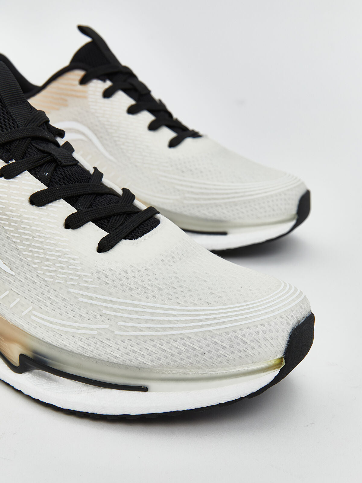File Detailed Men's Sports Shoes