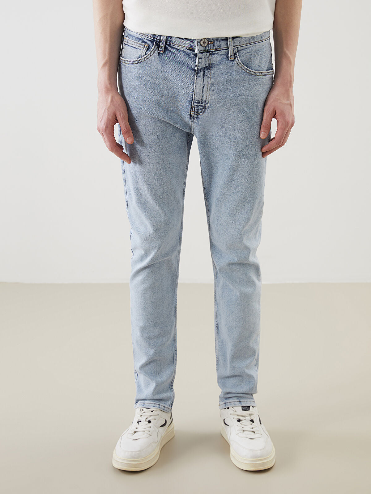 750 Slim Fit Men's Woven Jean Pantalon