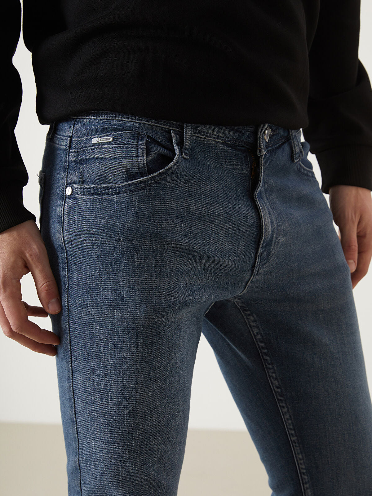 750 Slim Fit Men's Woven Jean Pantalon