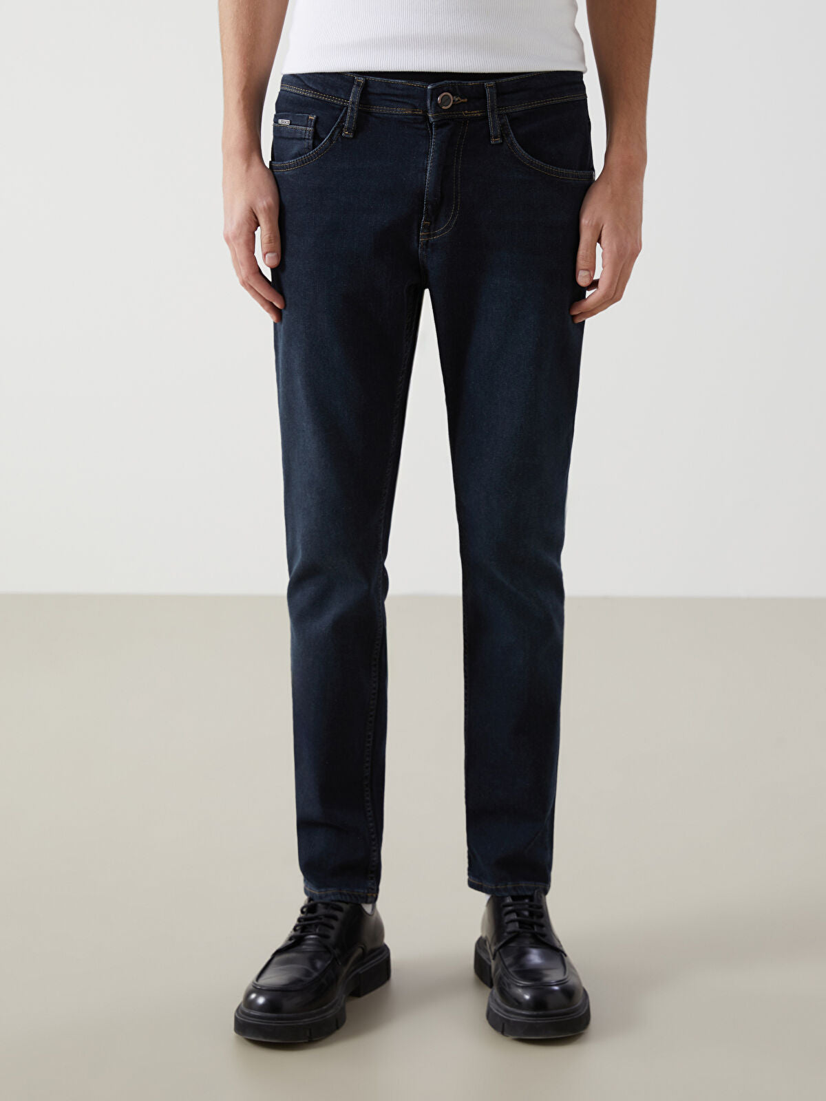 750 Slim Fit Men's Woven Jean Pantalon