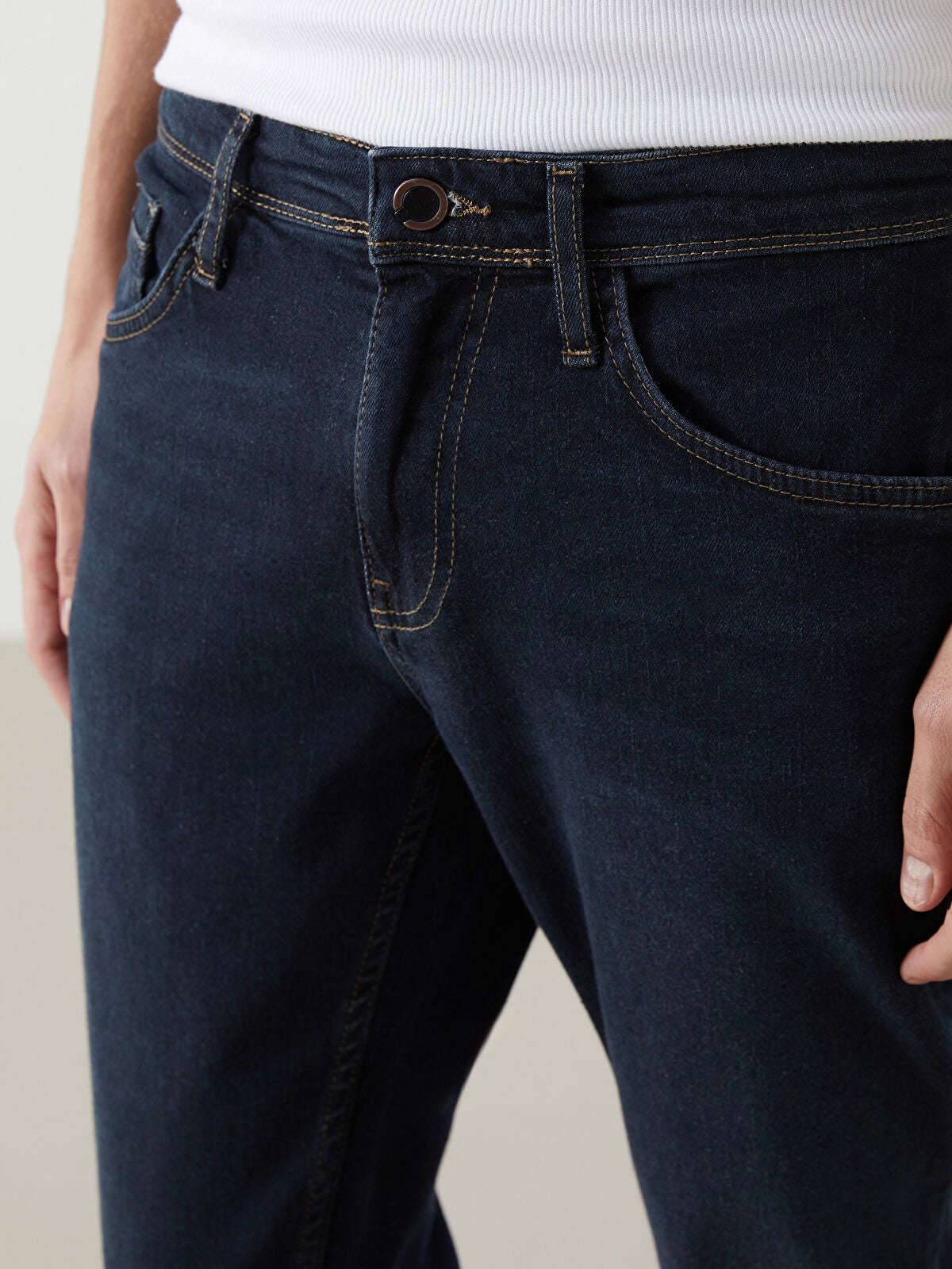 750 Slim Fit Men's Woven Jean Pantalon