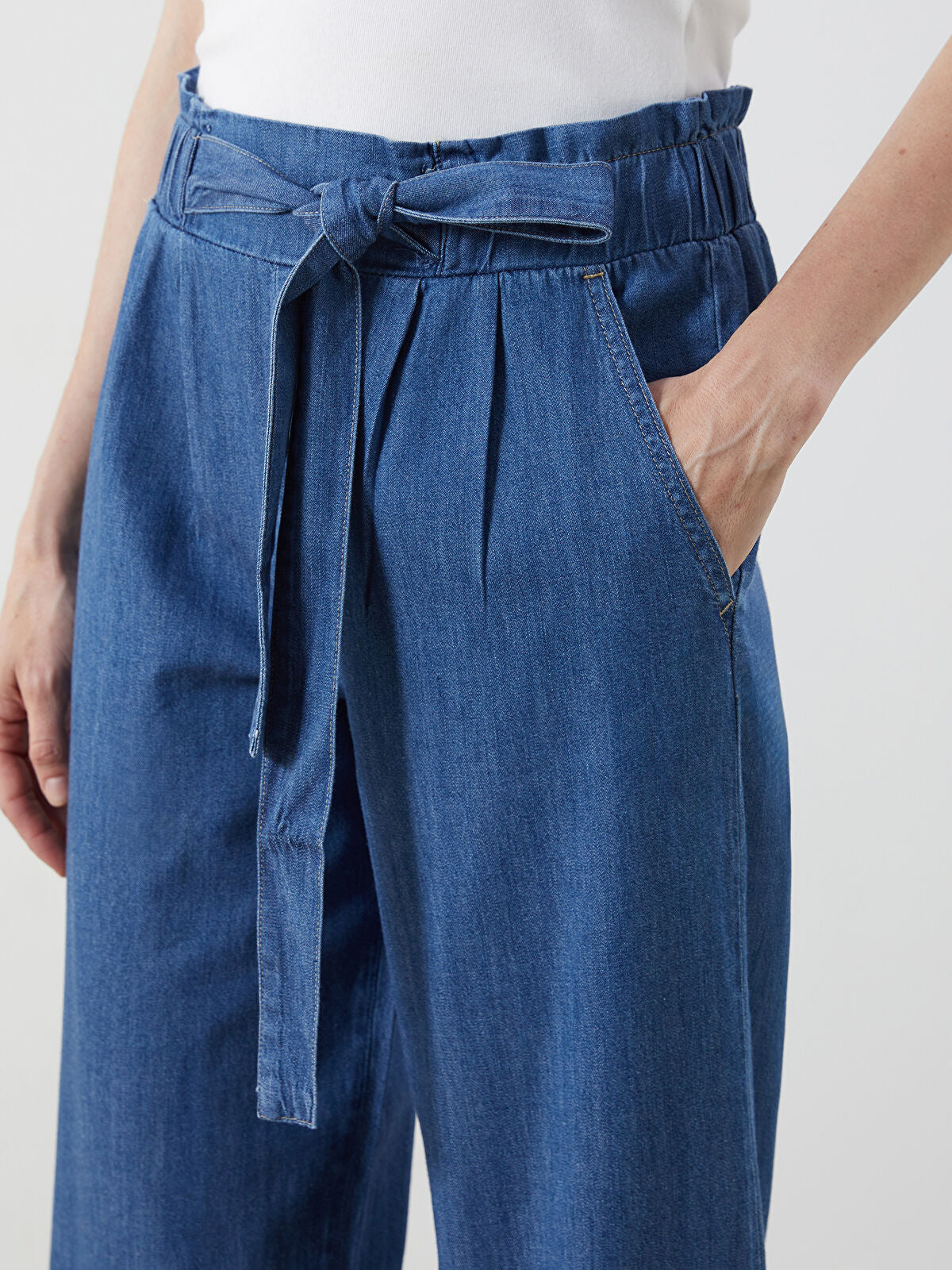 Elastic Waist Straight Fit Women's Jean Pants