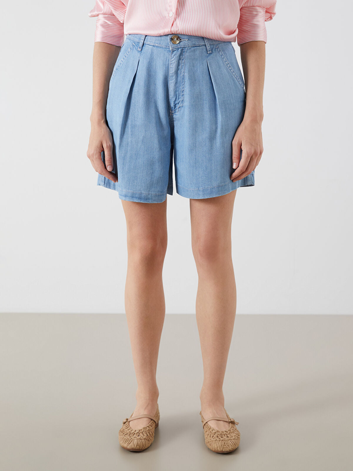 Relaxed Fit Women's Faded Denim Shorts