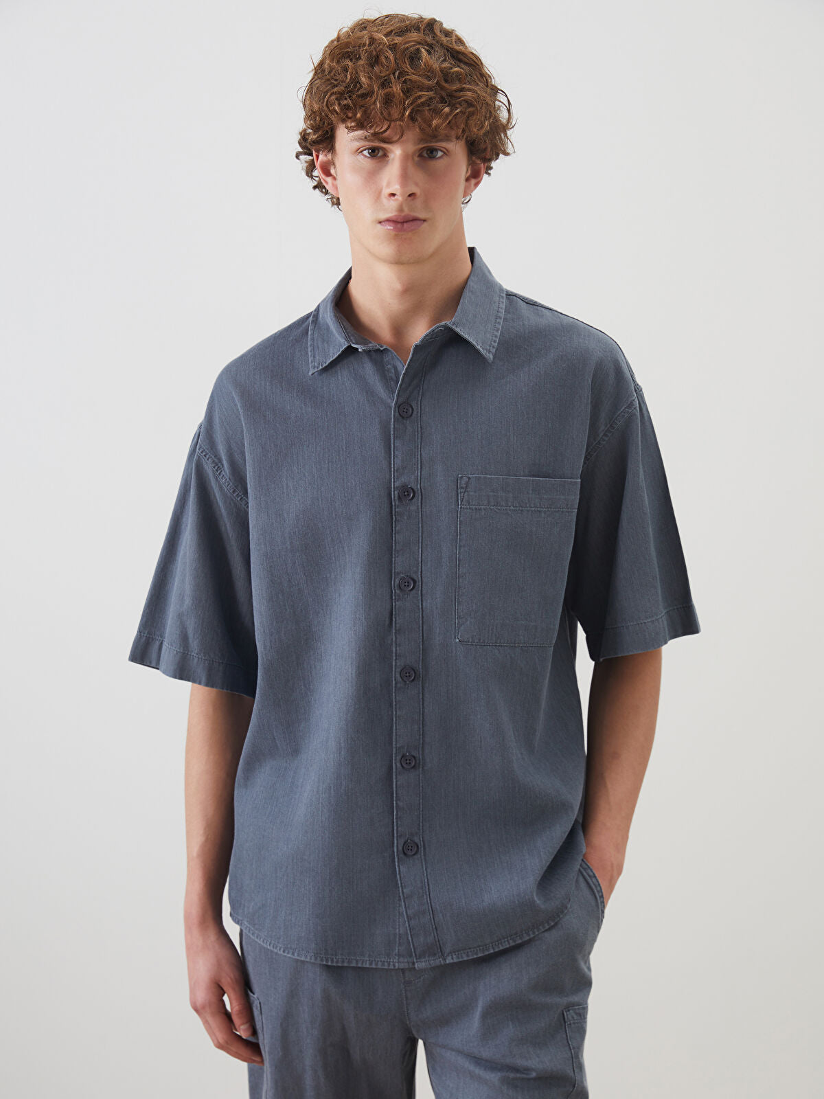 Comfortable Short-Sleeved Men's Jeans T-shirt