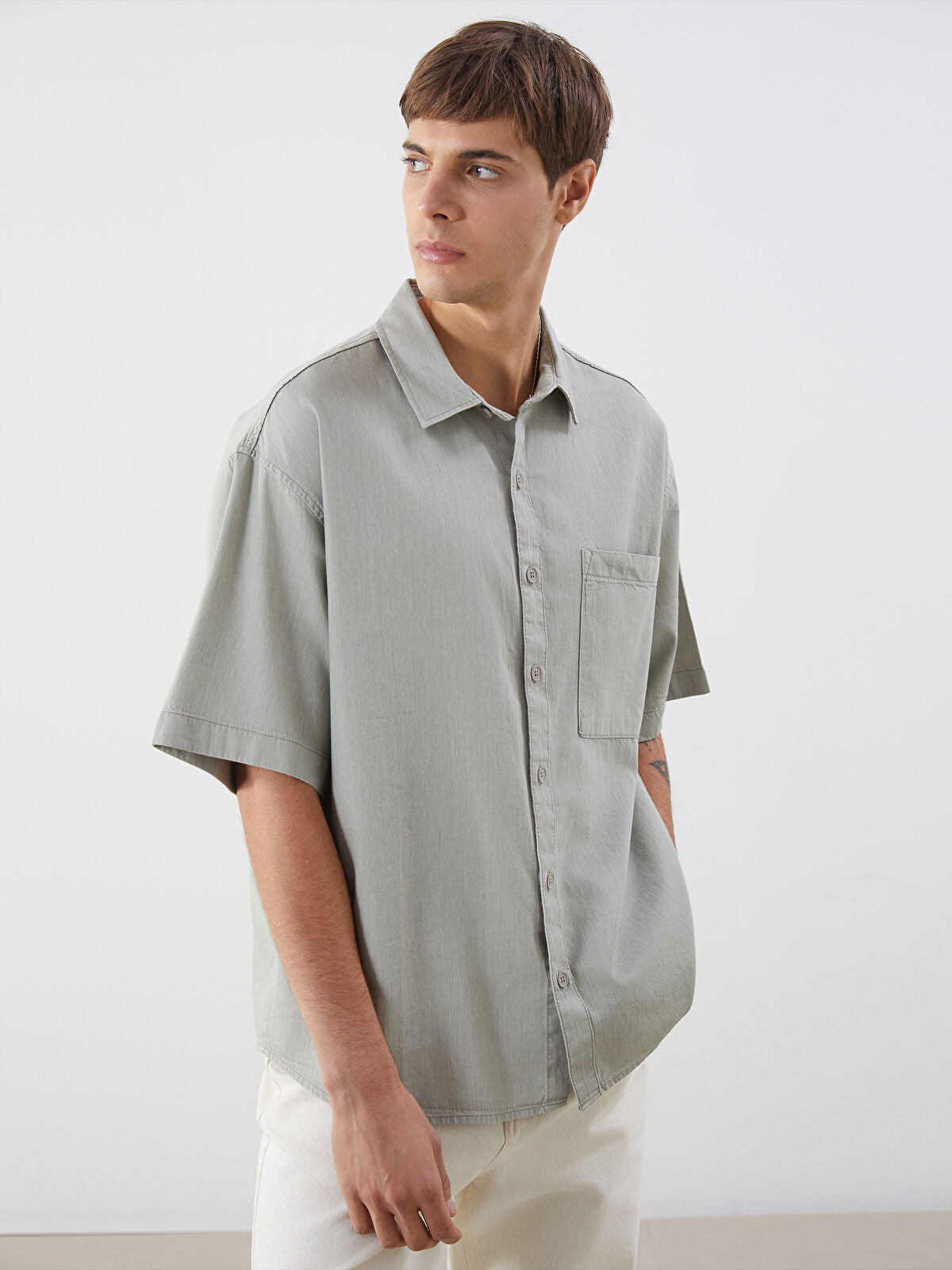 Comfortable Short-Sleeved Men's Jeans T-shirt