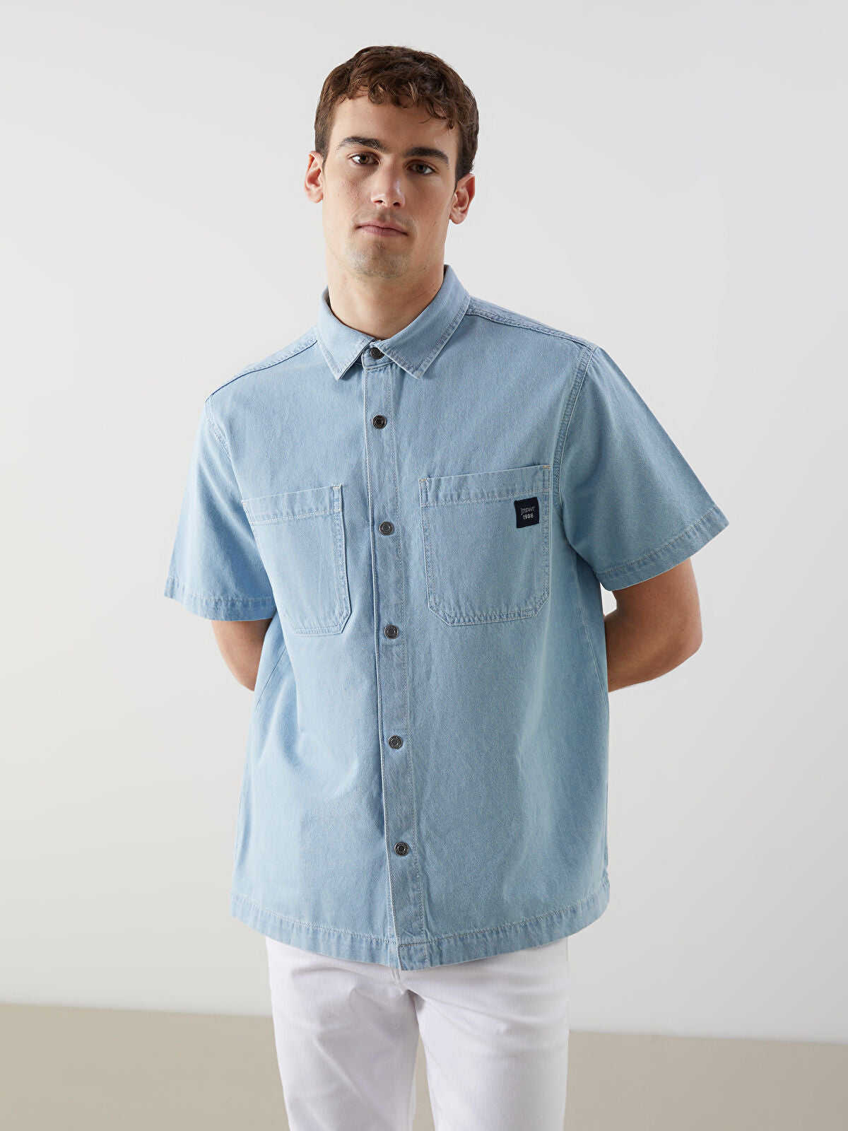 Comfortable Short-Sleeved Men's Jeans T-shirt