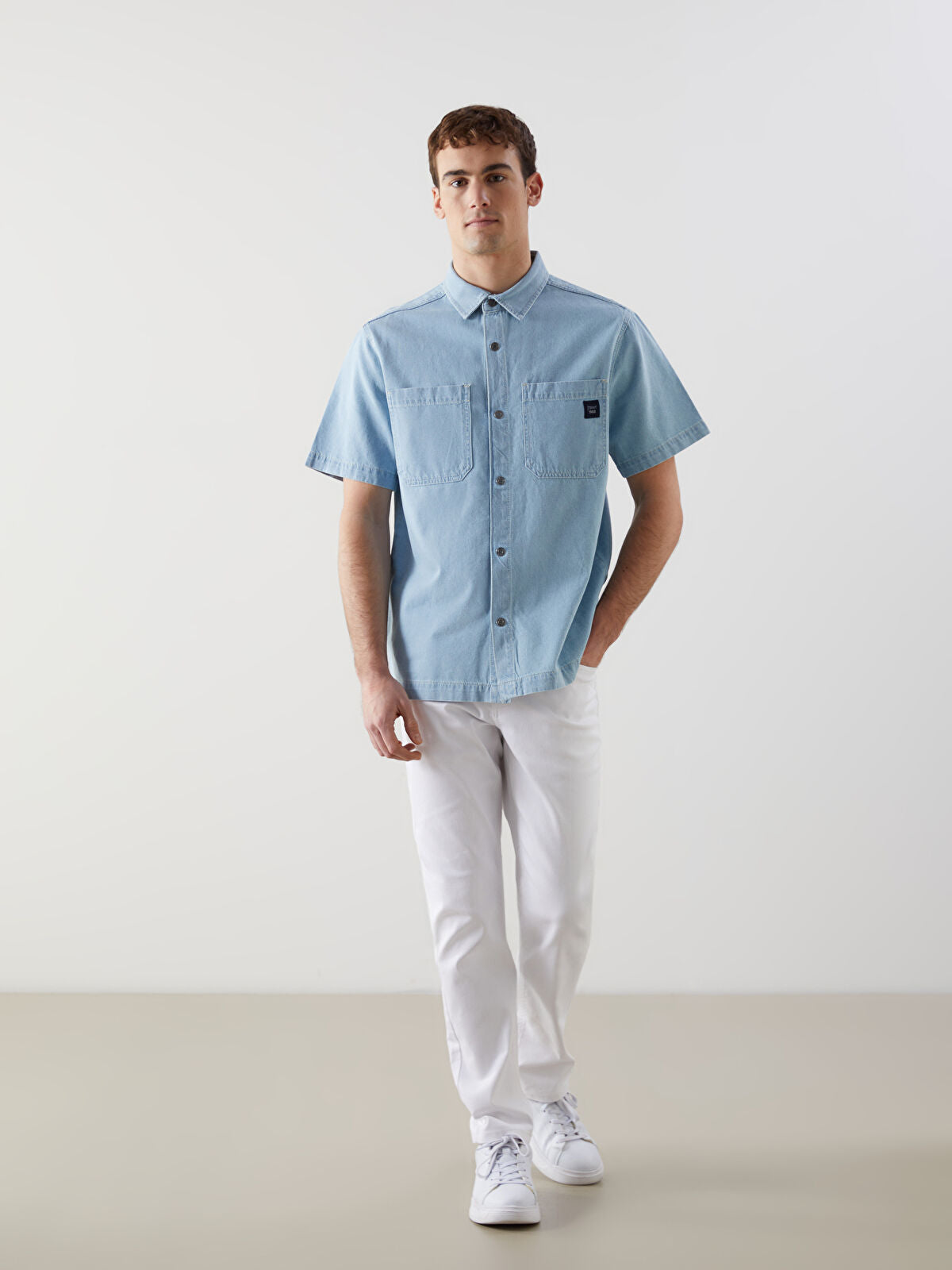 Comfortable Short-Sleeved Men's Jeans T-shirt