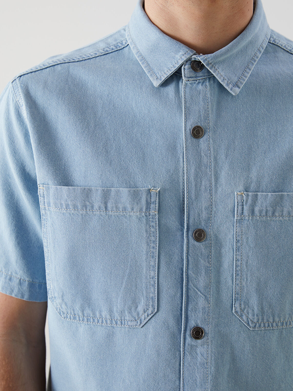 Comfortable Short-Sleeved Men's Jeans T-shirt