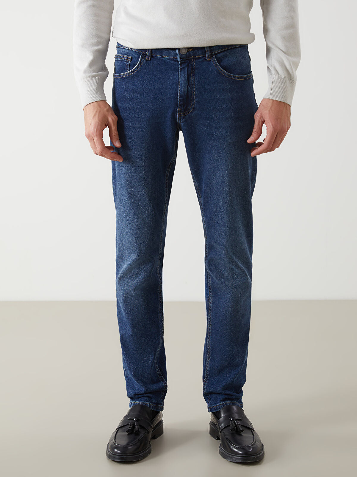 750 Slim Fit Men's Woven Jean Pantalon
