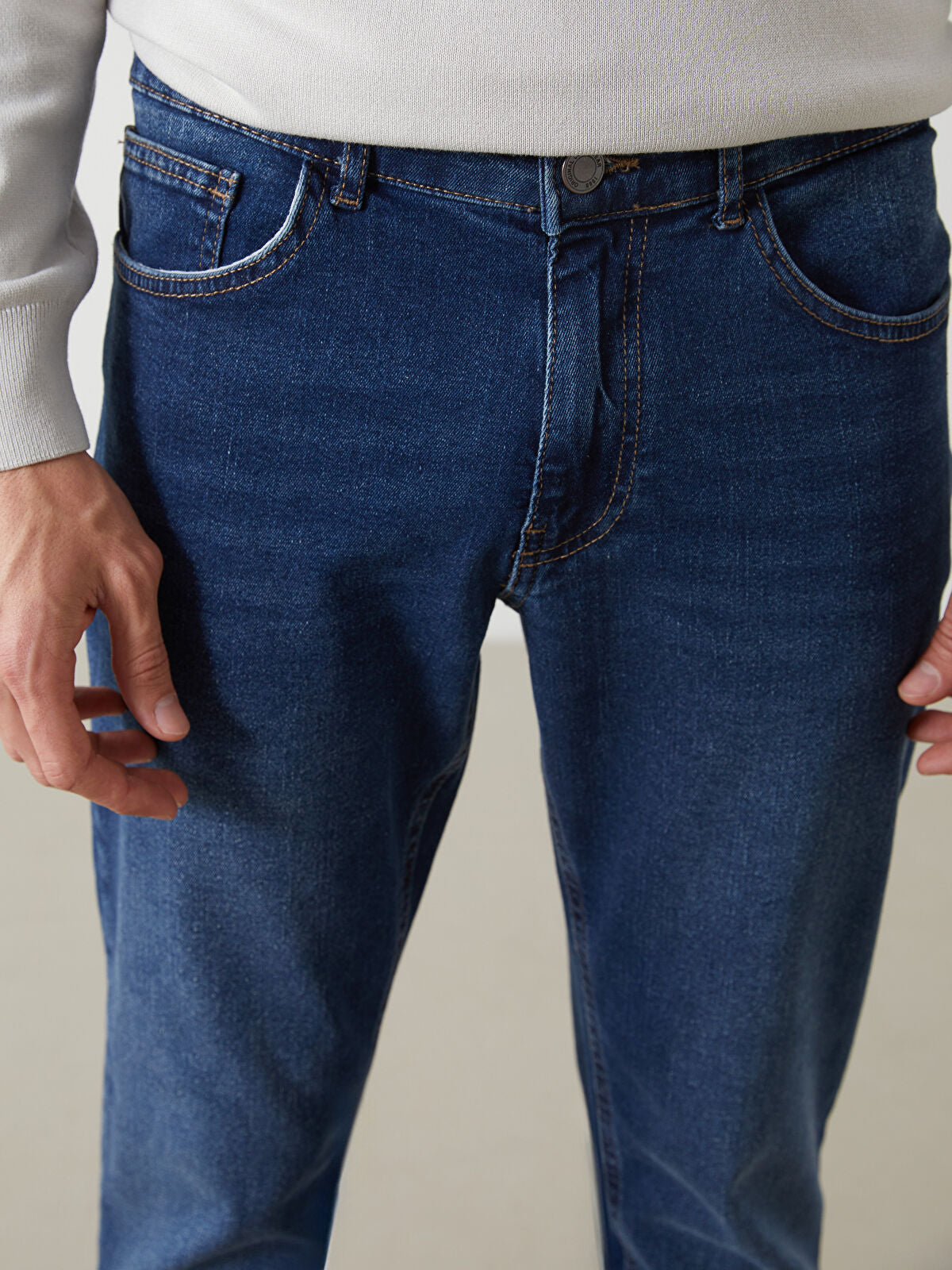 750 Slim Fit Men's Woven Jean Pantalon