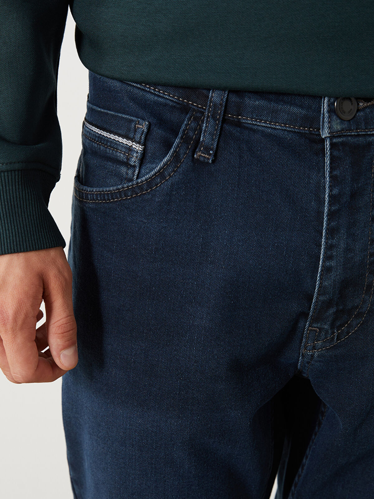 750 Slim Fit Men's Woven Jean Pantalon