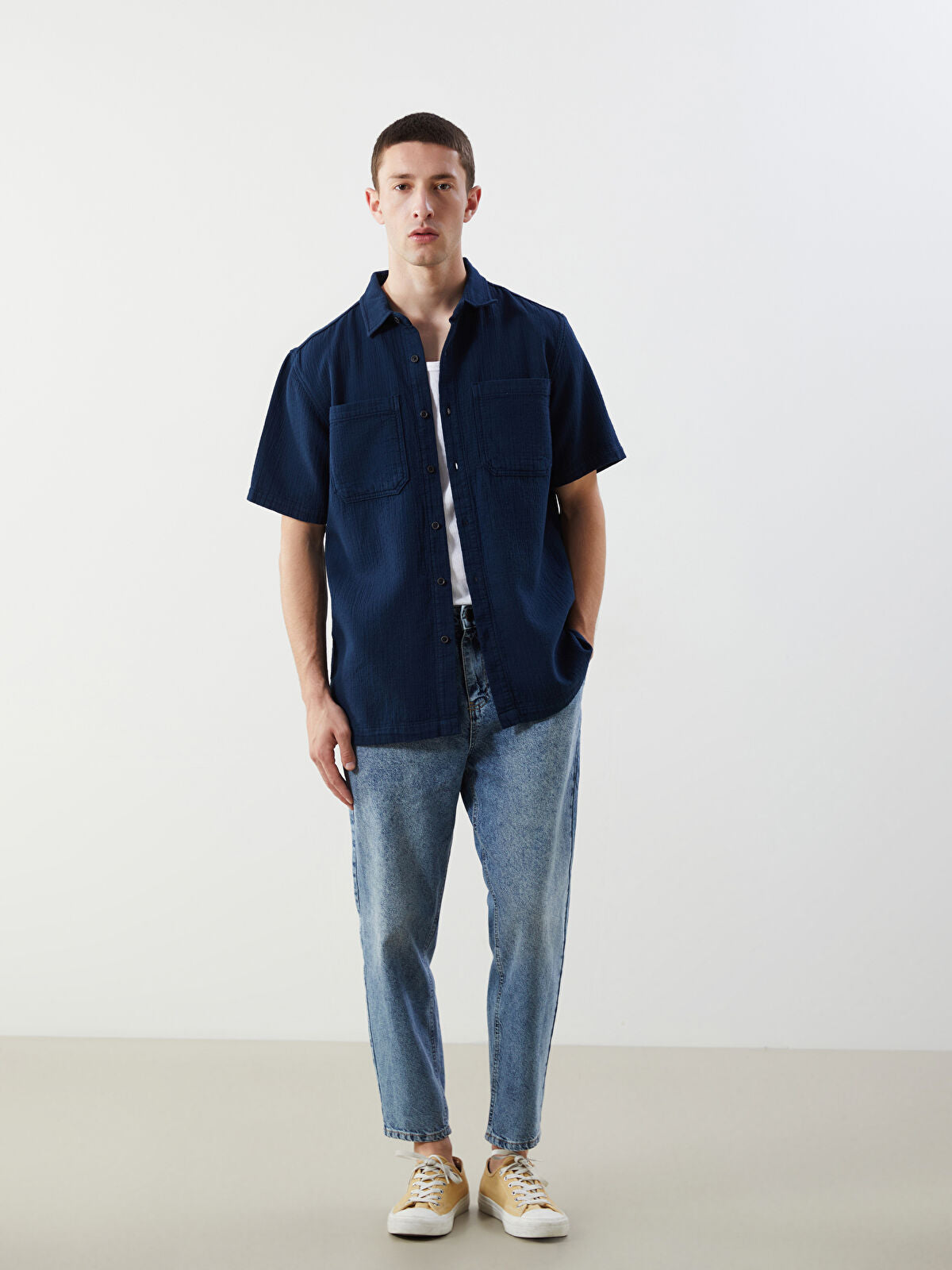 Comfortable Short-Sleeved Men's Jeans T-shirt