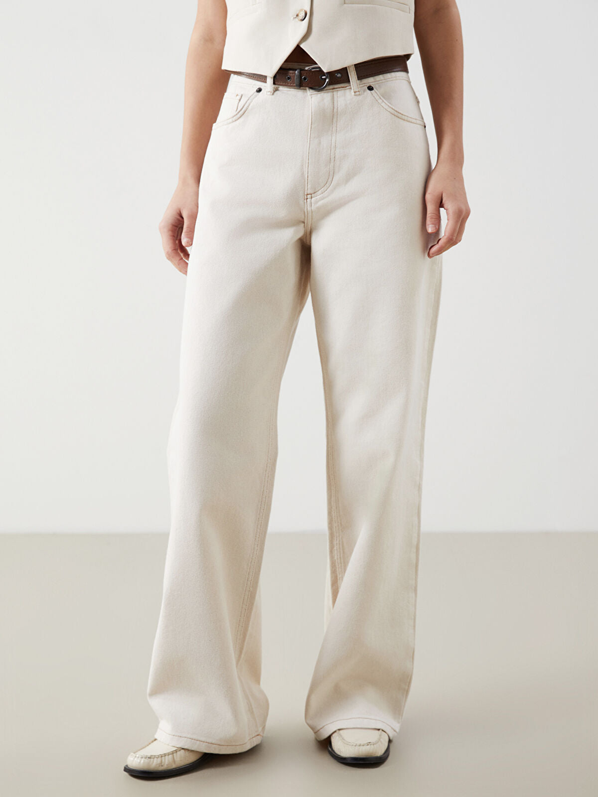 Women’s Belted Wide Leg Jean Pants
