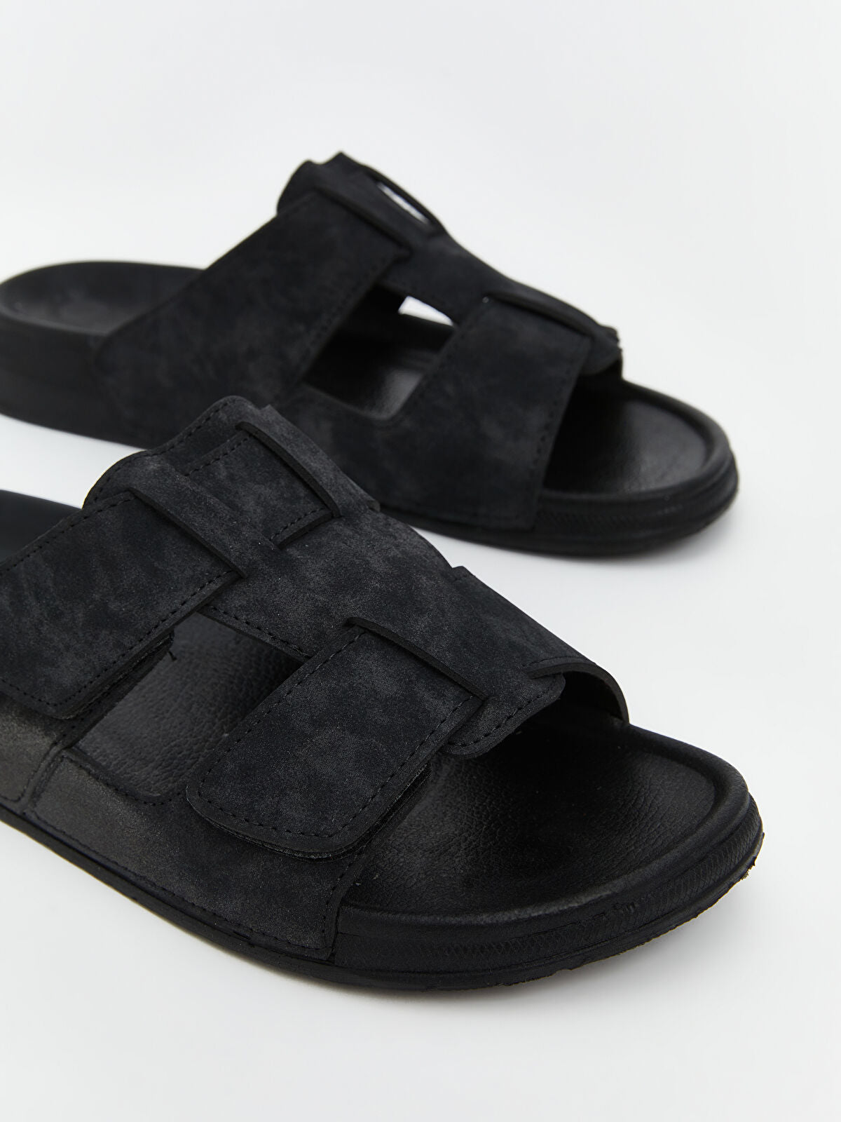 Slip-On Looking Men's Slipper